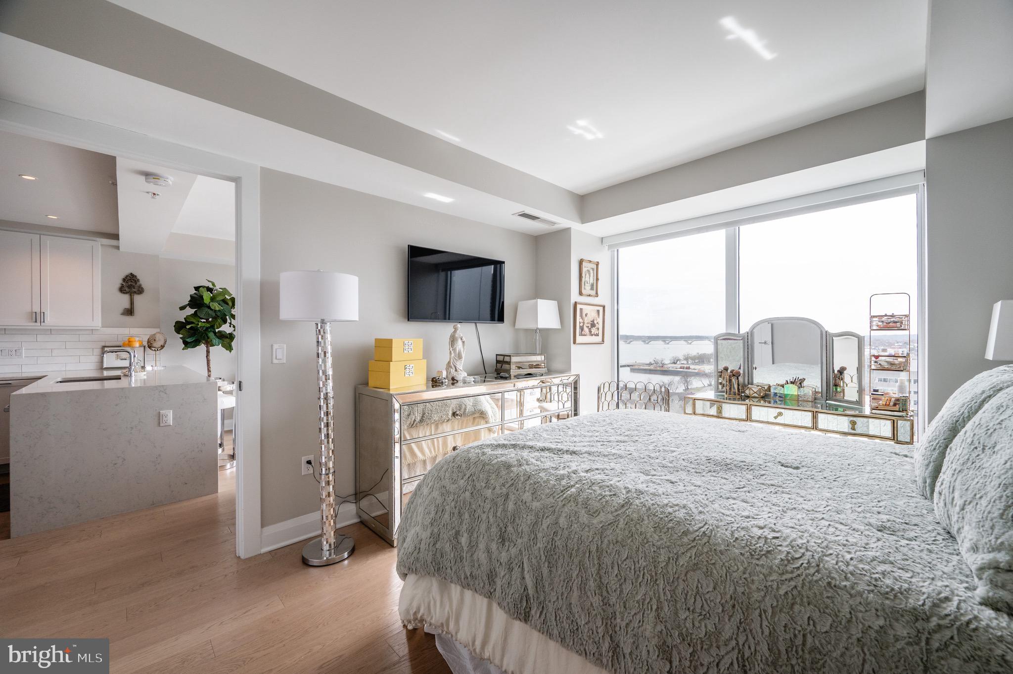 OLD TOWN NORTH - Residential