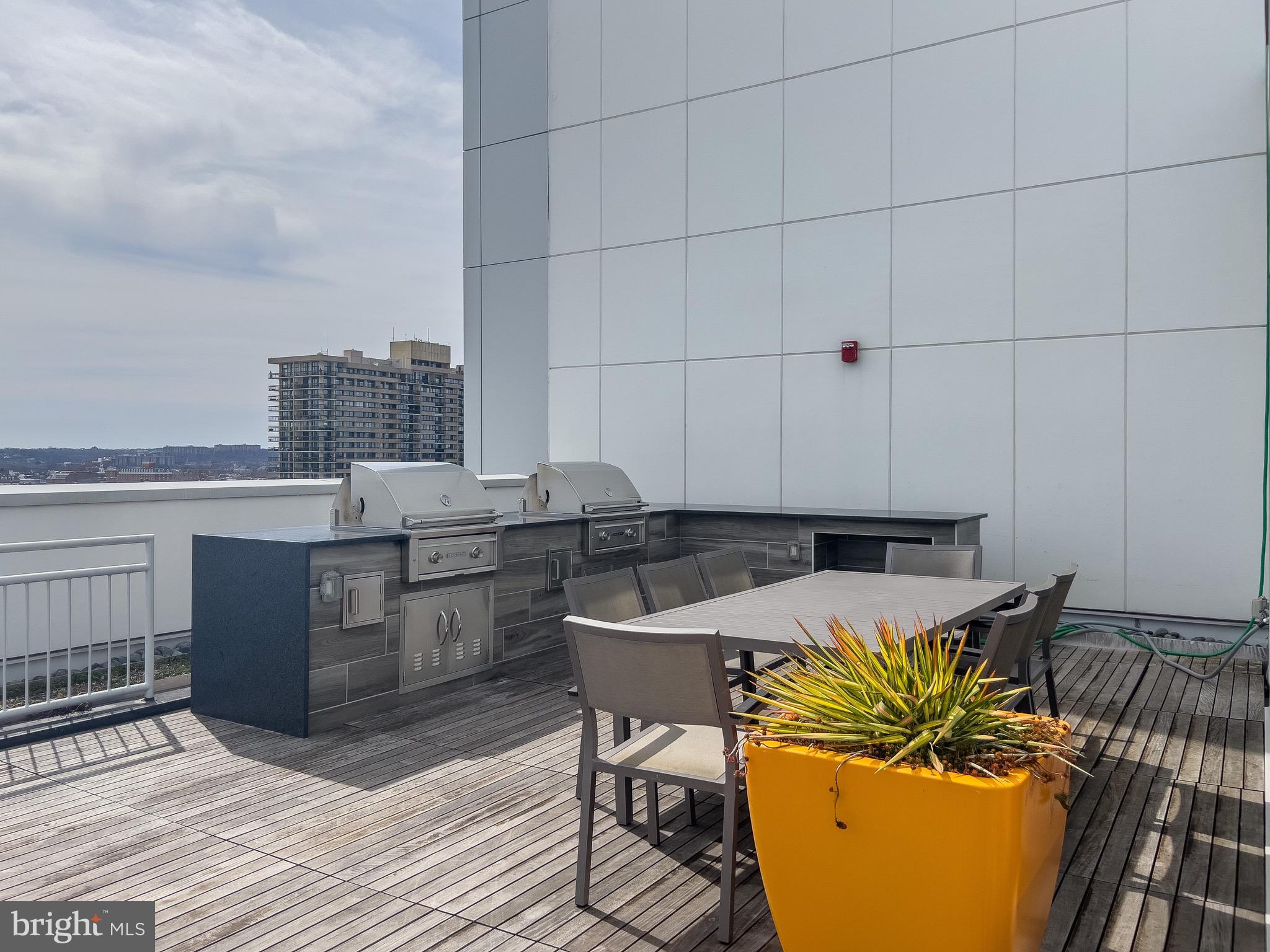 OLD TOWN NORTH - Residential