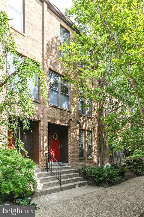 4417 7TH STREET N ARLINGTON VA 22203
