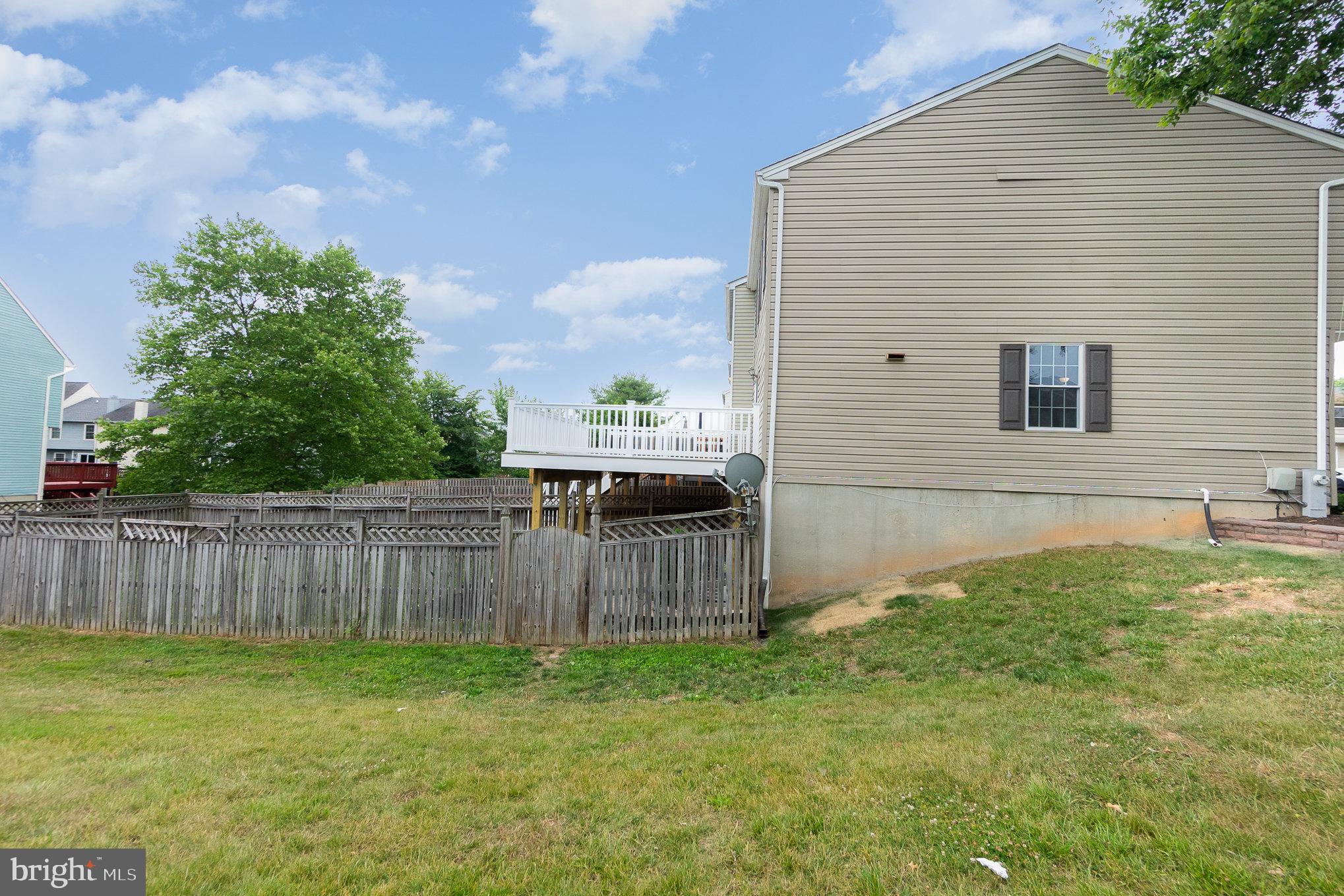 CONSTANT FRIENDSHIP - Residential