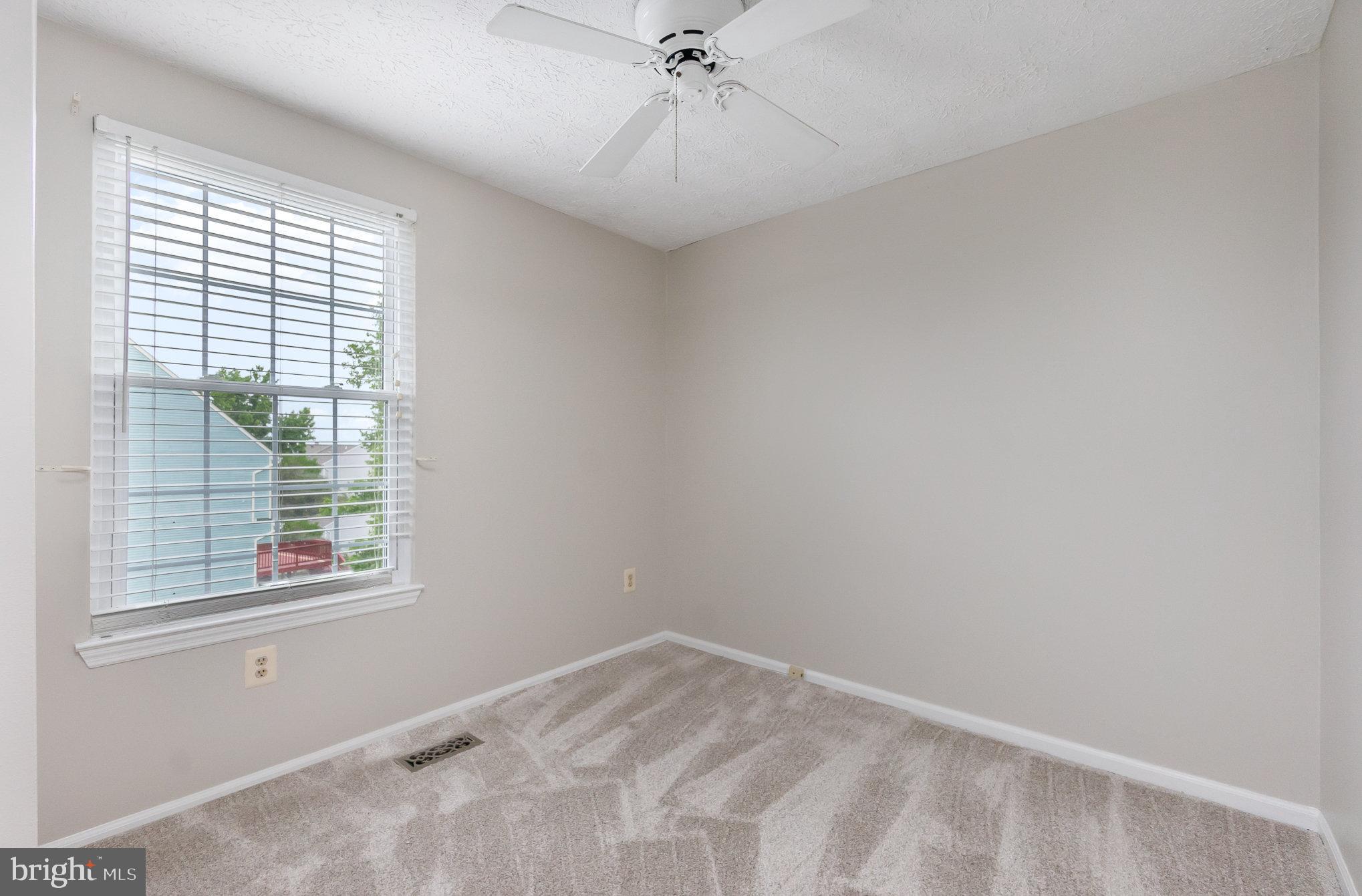 CONSTANT FRIENDSHIP - Residential