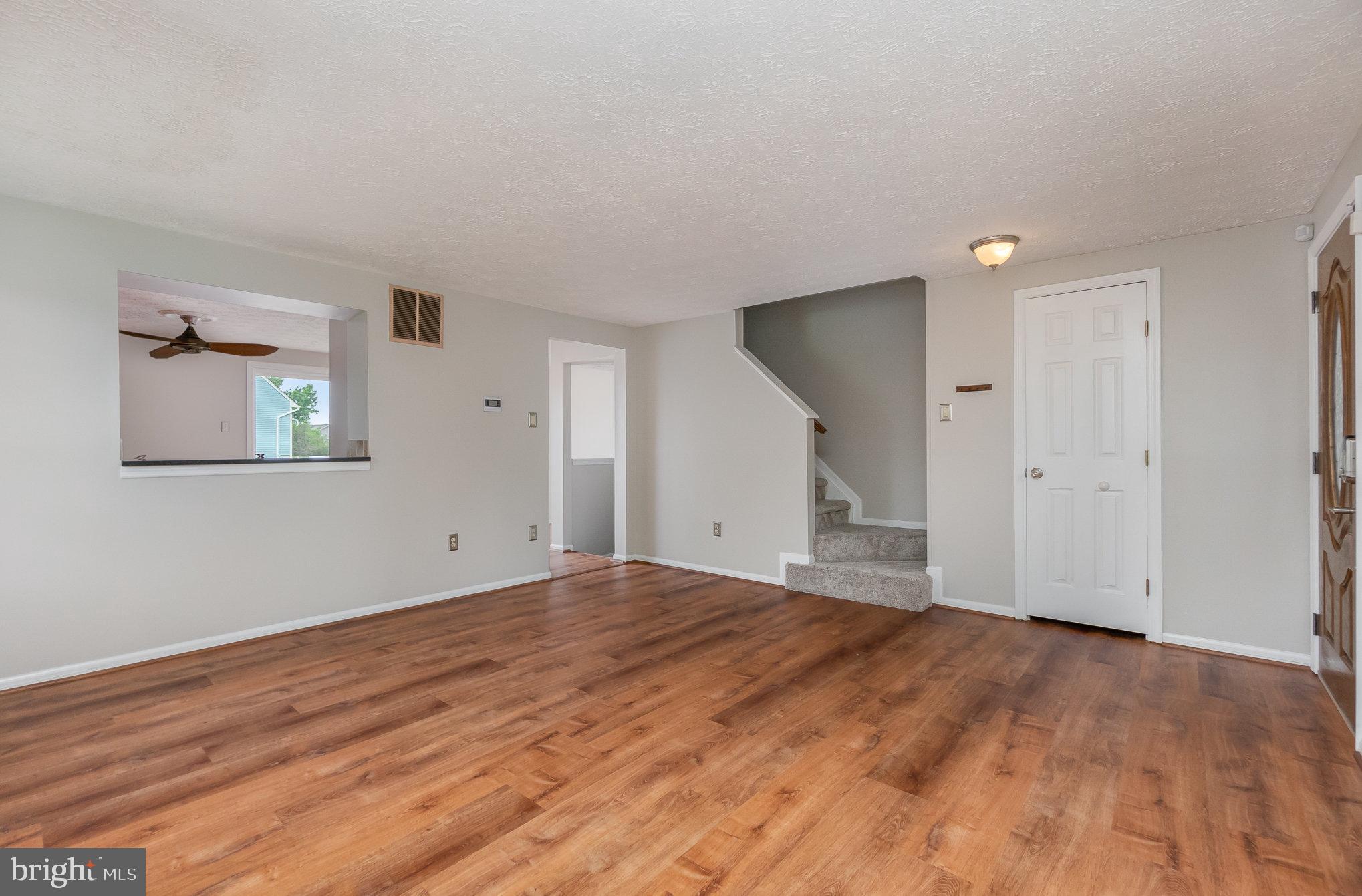 CONSTANT FRIENDSHIP - Residential