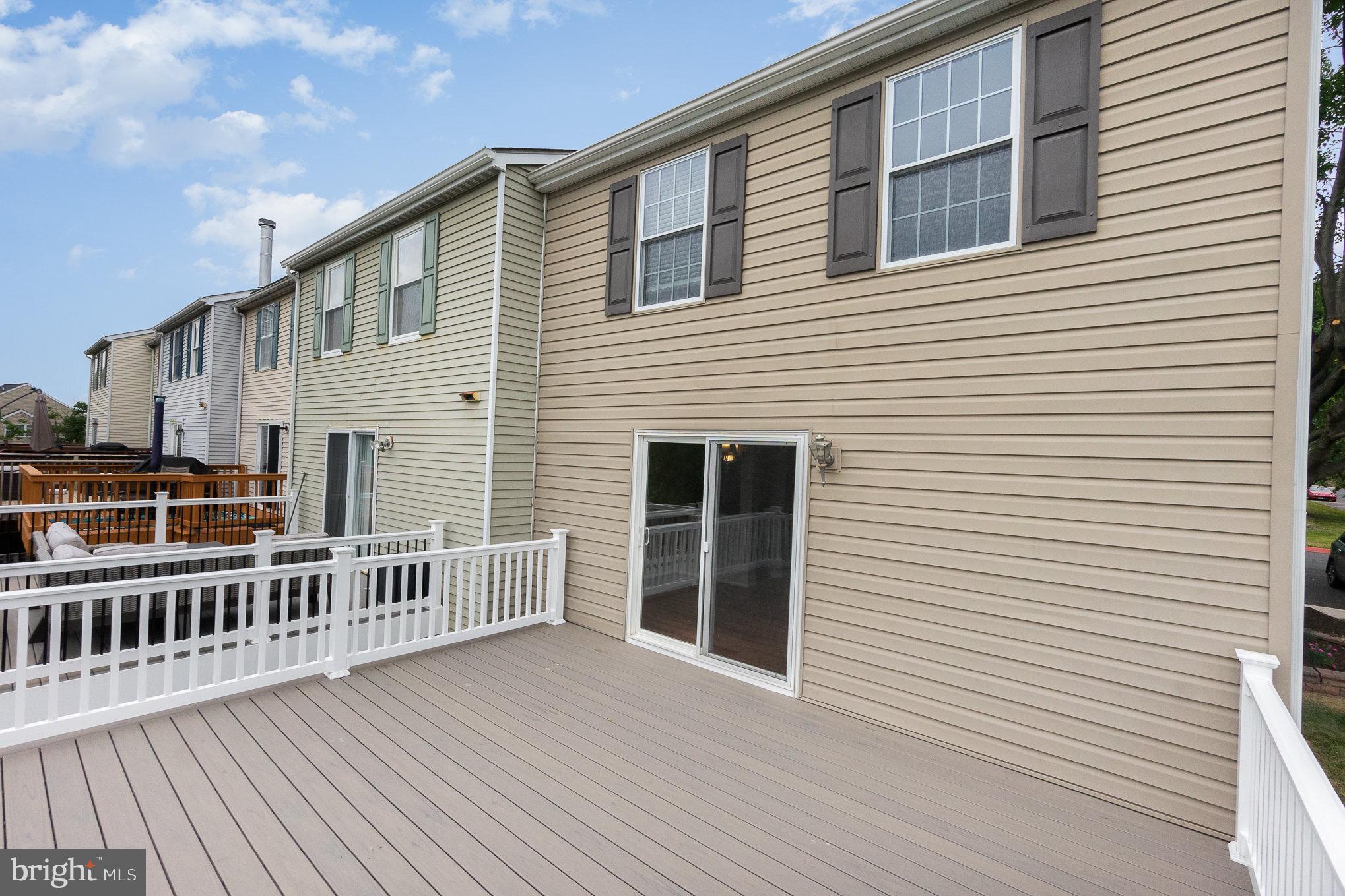 CONSTANT FRIENDSHIP - Residential