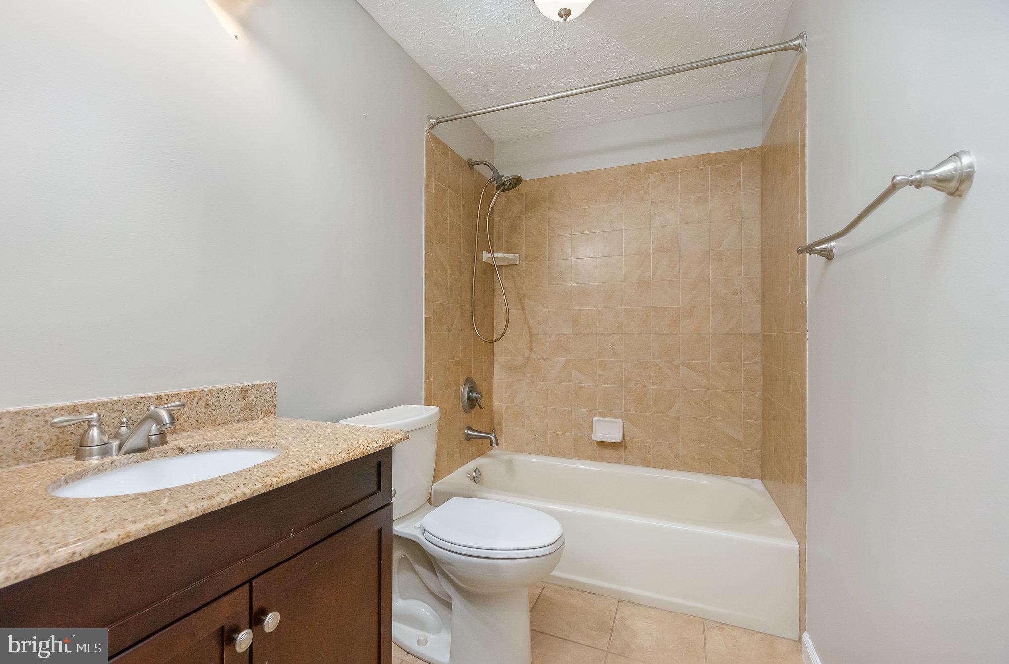 CONSTANT FRIENDSHIP - Residential