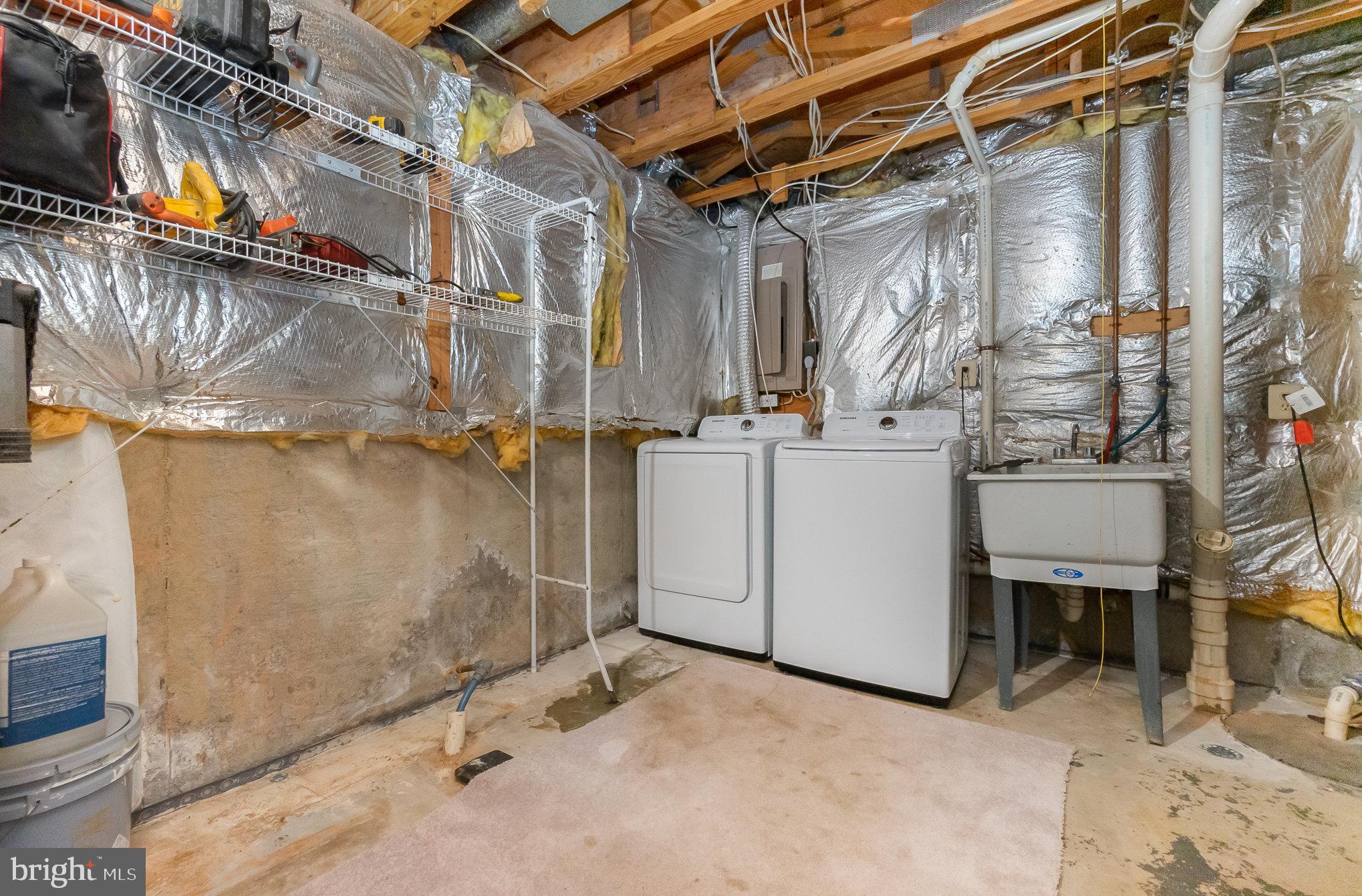 CONSTANT FRIENDSHIP - Residential