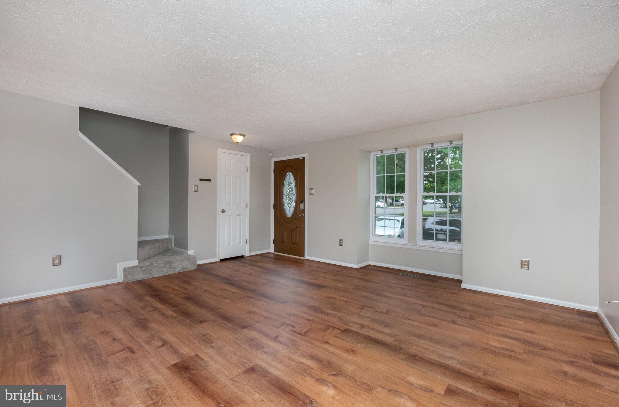 CONSTANT FRIENDSHIP - Residential