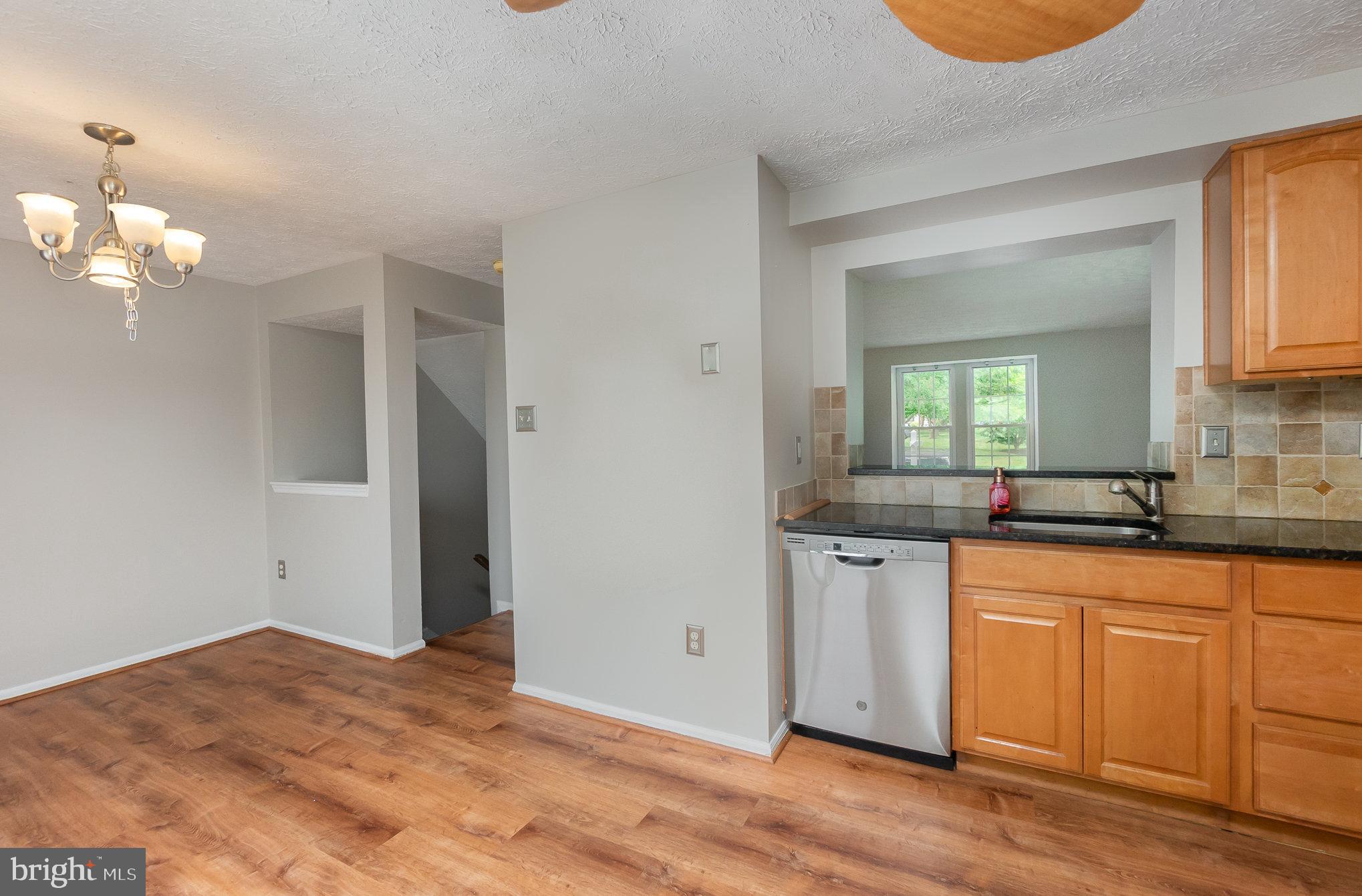 CONSTANT FRIENDSHIP - Residential