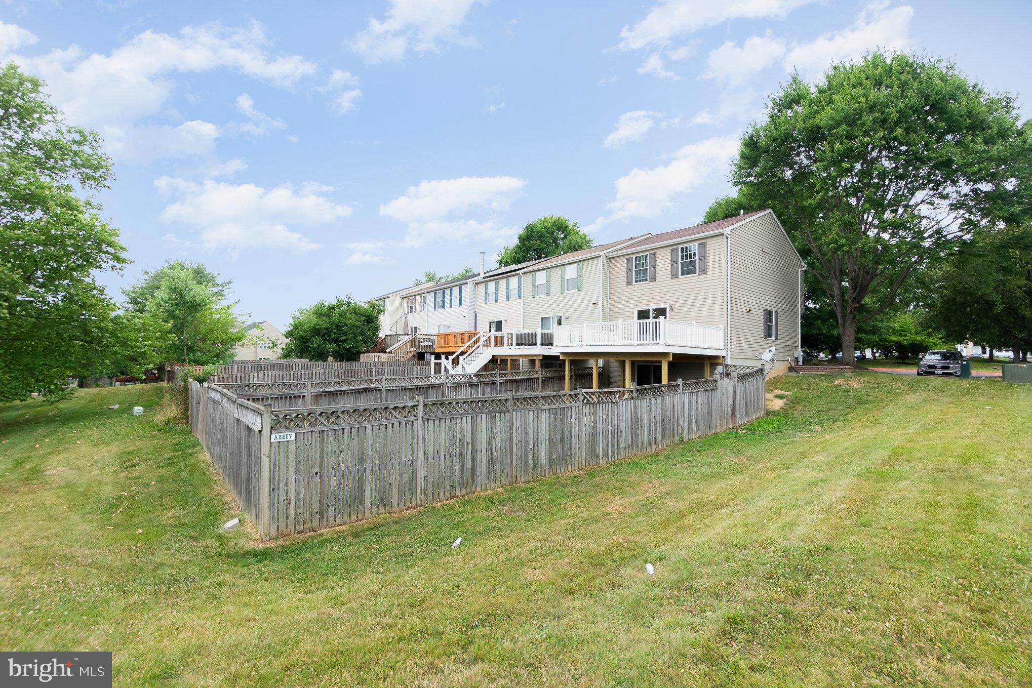 CONSTANT FRIENDSHIP - Residential