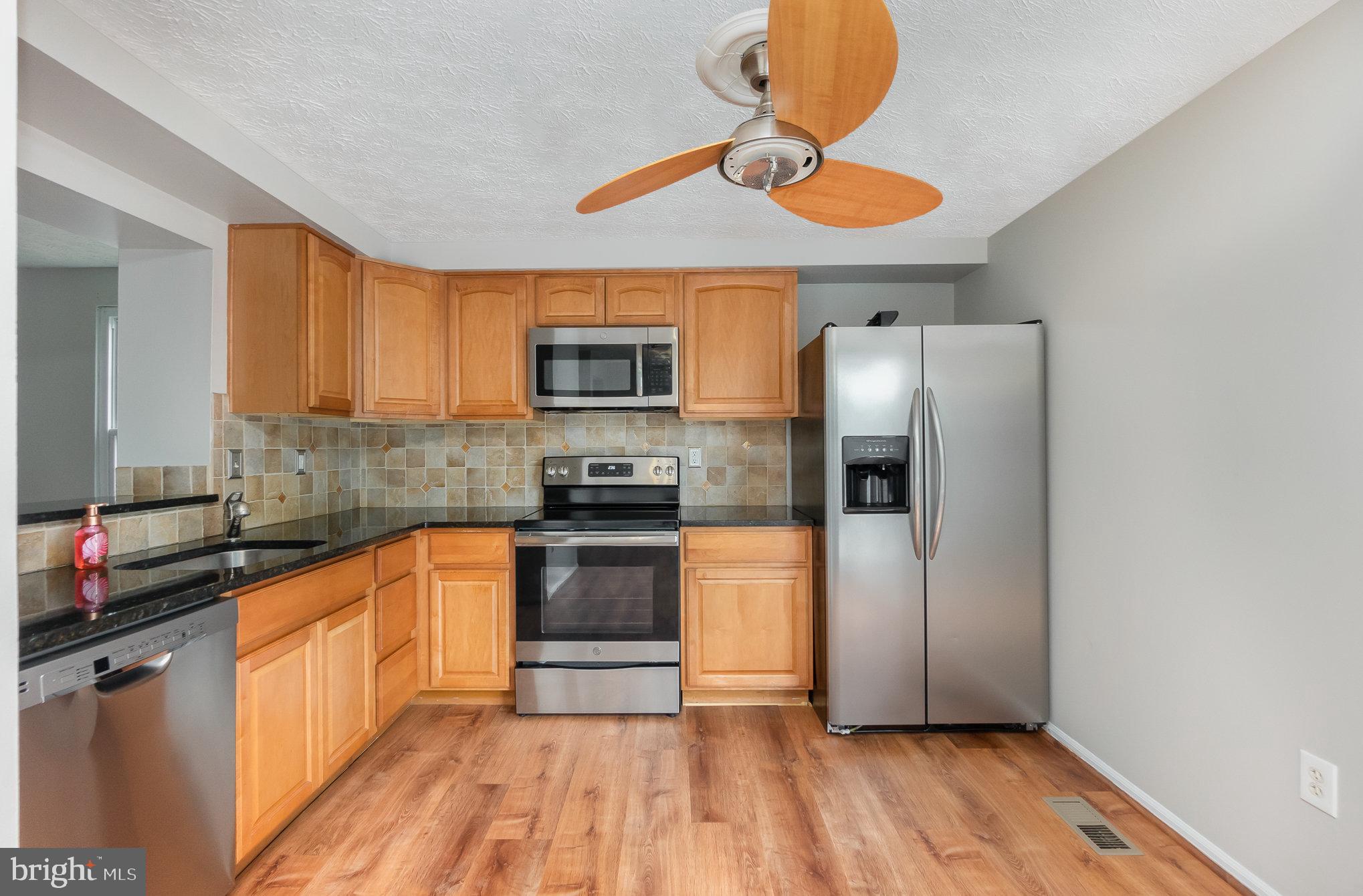 CONSTANT FRIENDSHIP - Residential