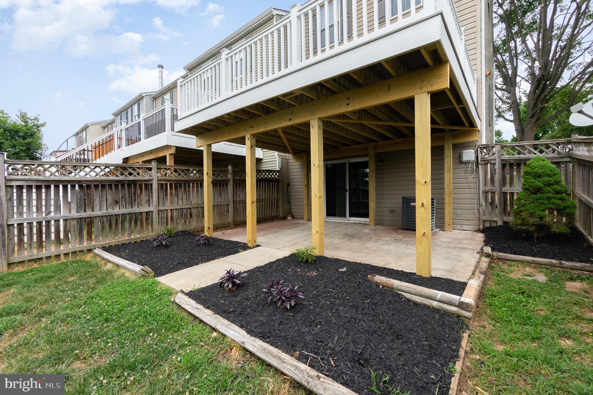 CONSTANT FRIENDSHIP - Residential