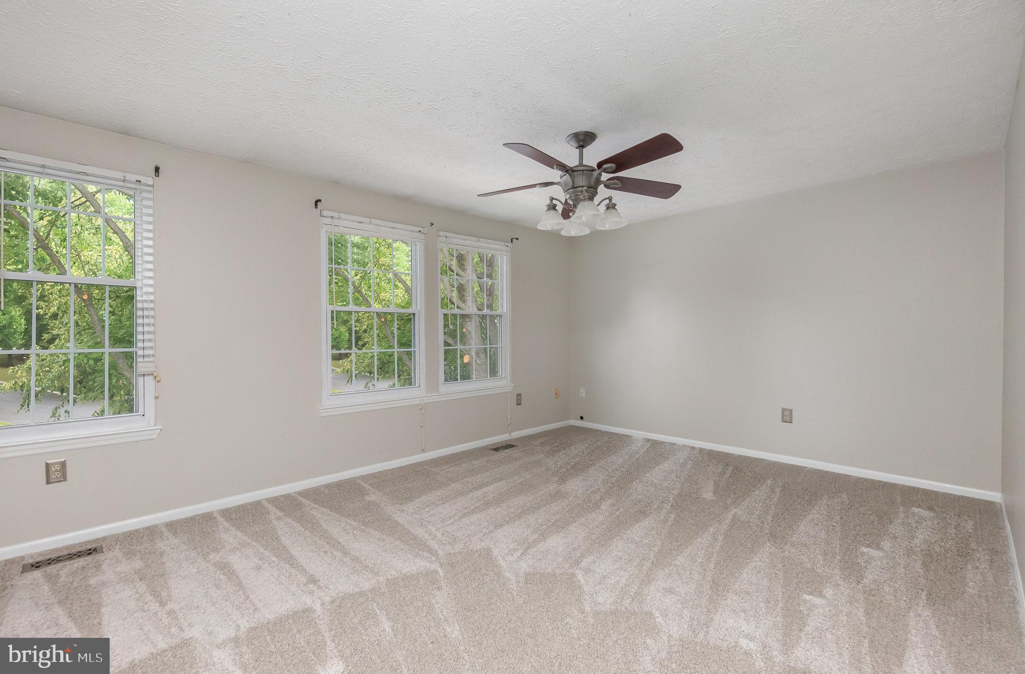 CONSTANT FRIENDSHIP - Residential