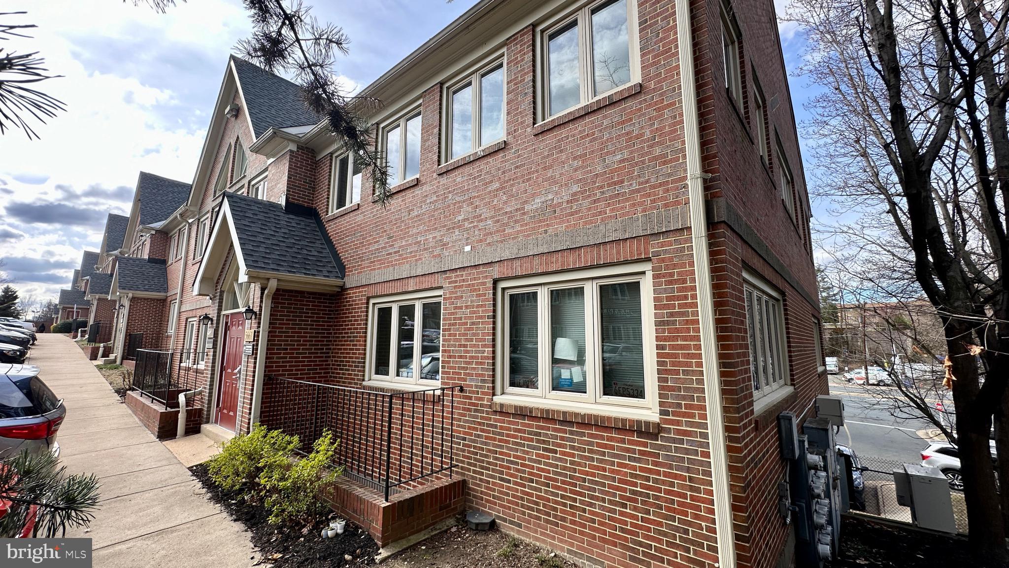 ROCK SPRING PROFESSIONAL CENTER - Commercial Lease