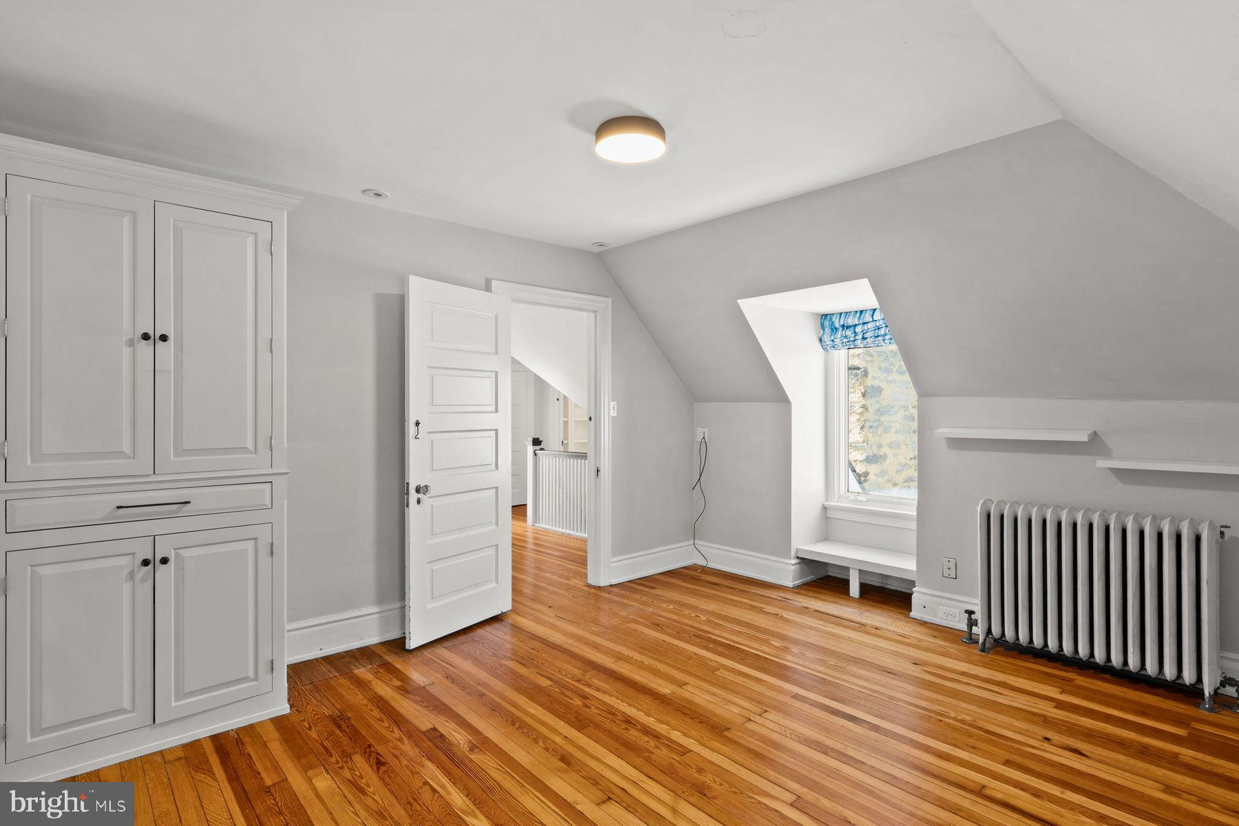 CHESTNUT HILL - Residential