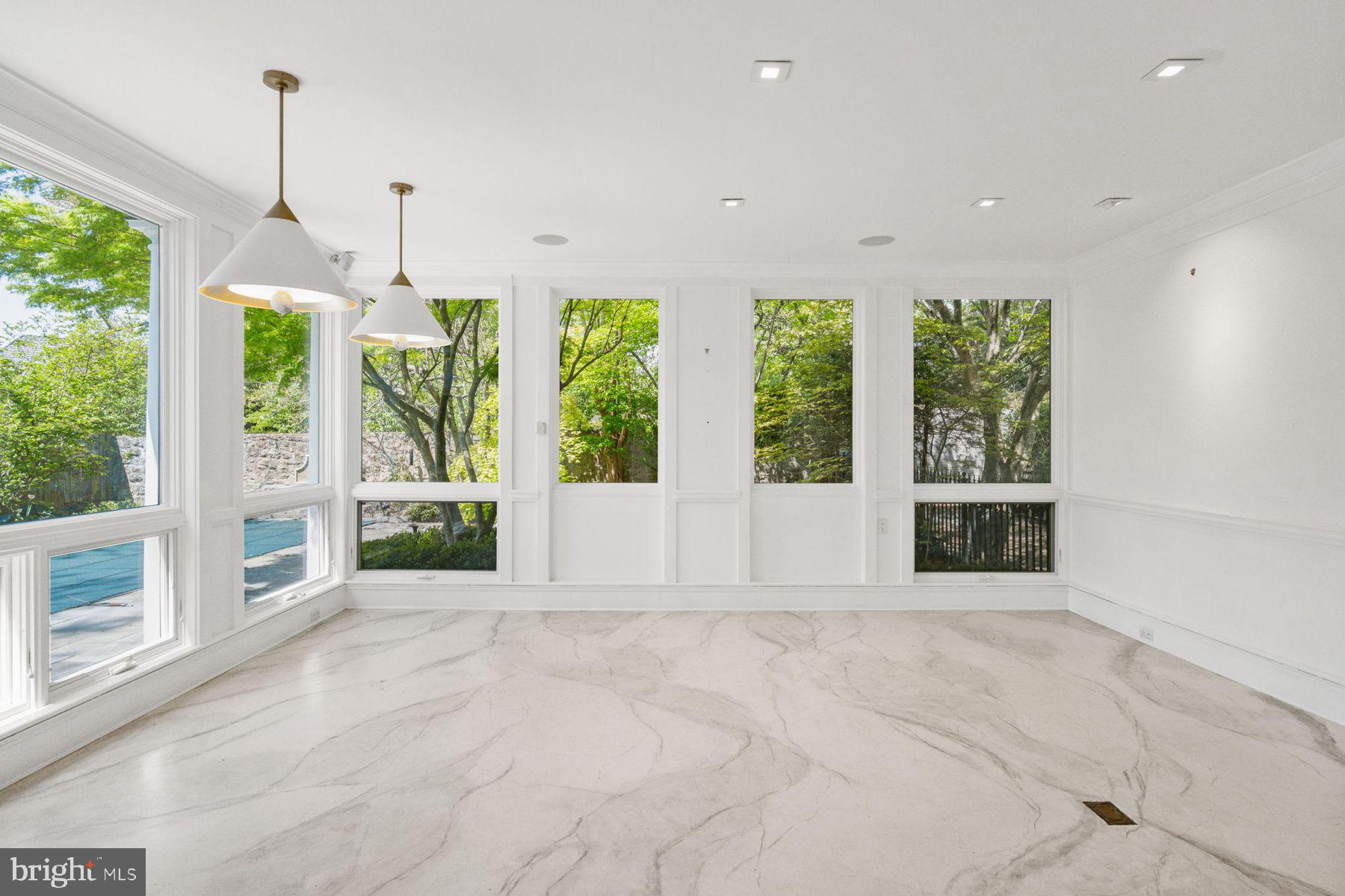 CHESTNUT HILL - Residential