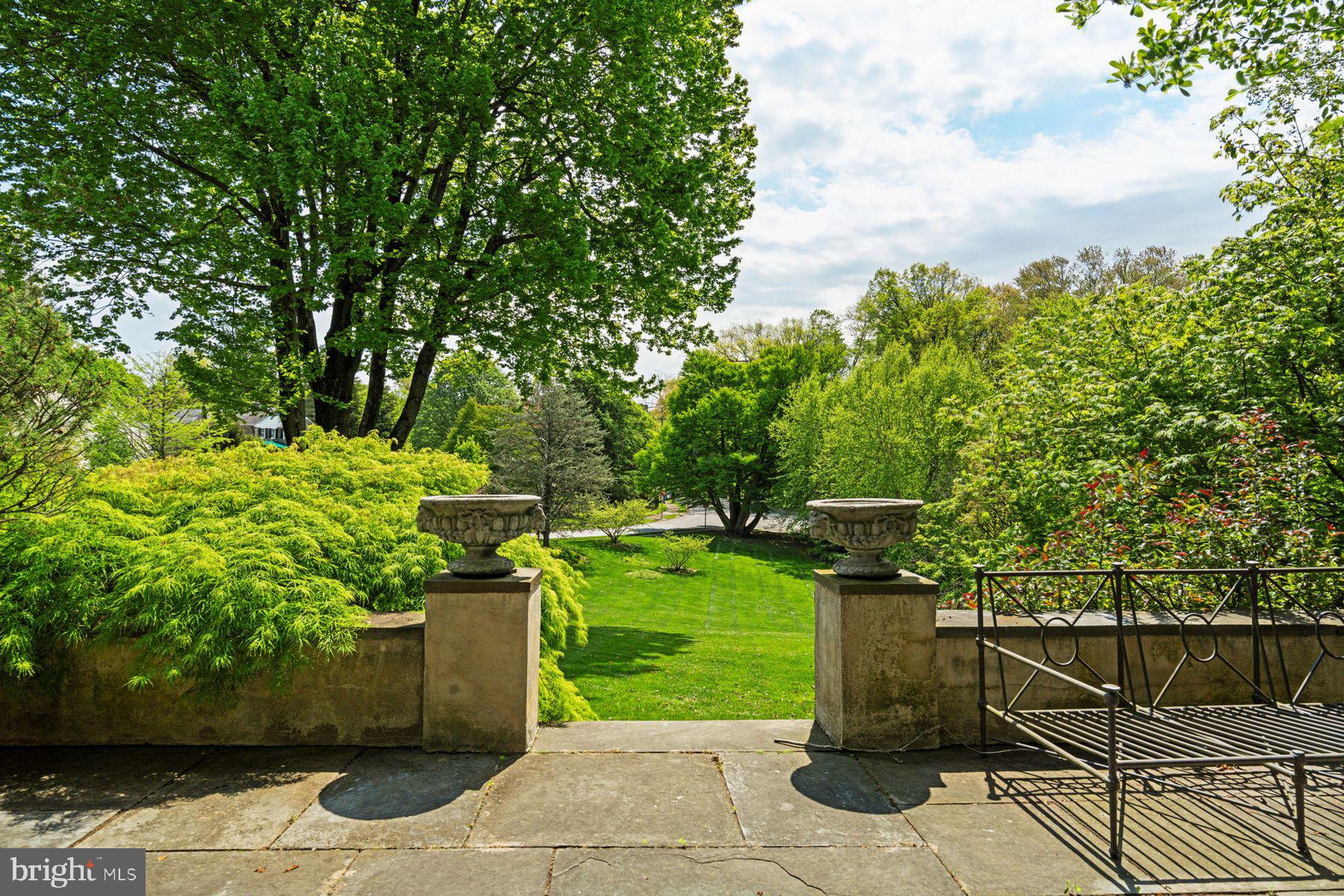 CHESTNUT HILL - Residential
