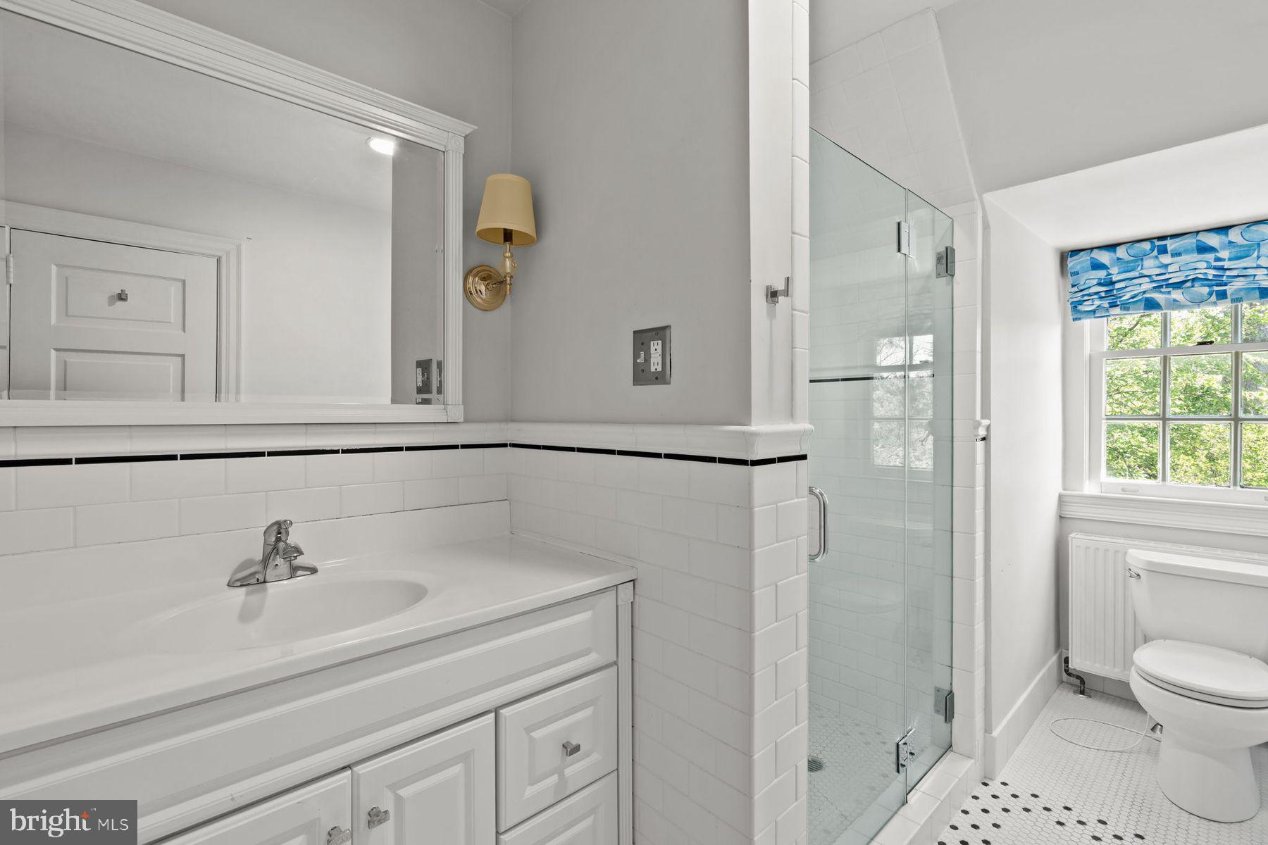 CHESTNUT HILL - Residential