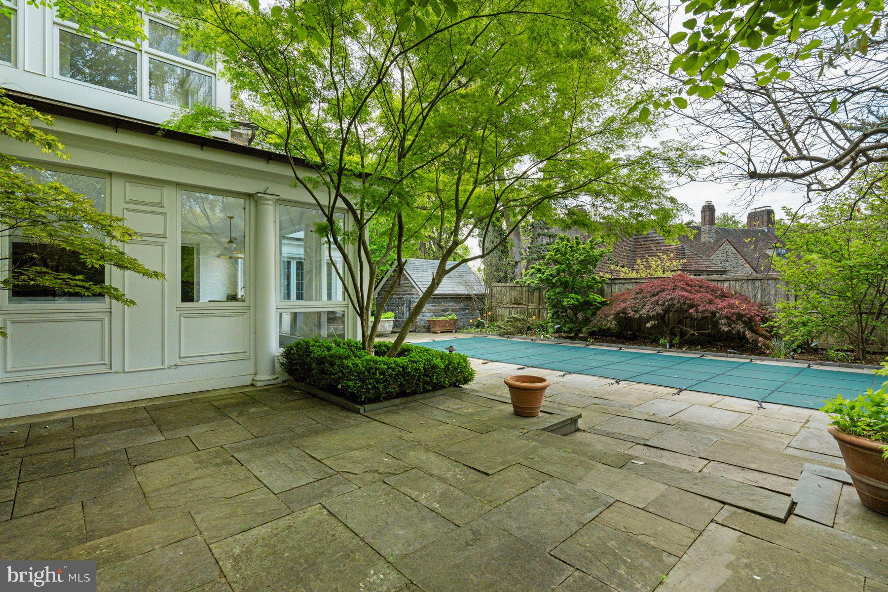 CHESTNUT HILL - Residential