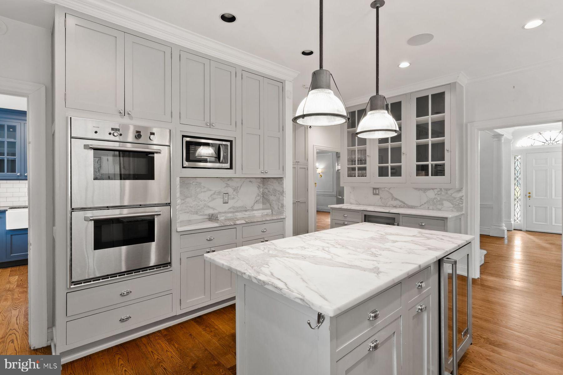 CHESTNUT HILL - Residential