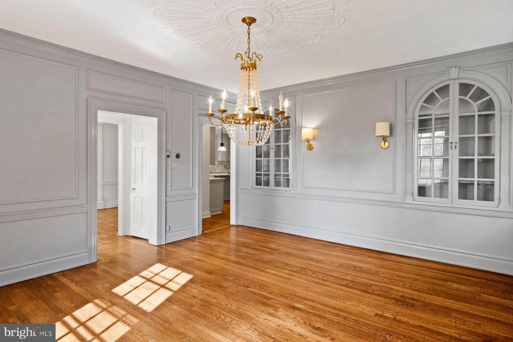 CHESTNUT HILL - Residential