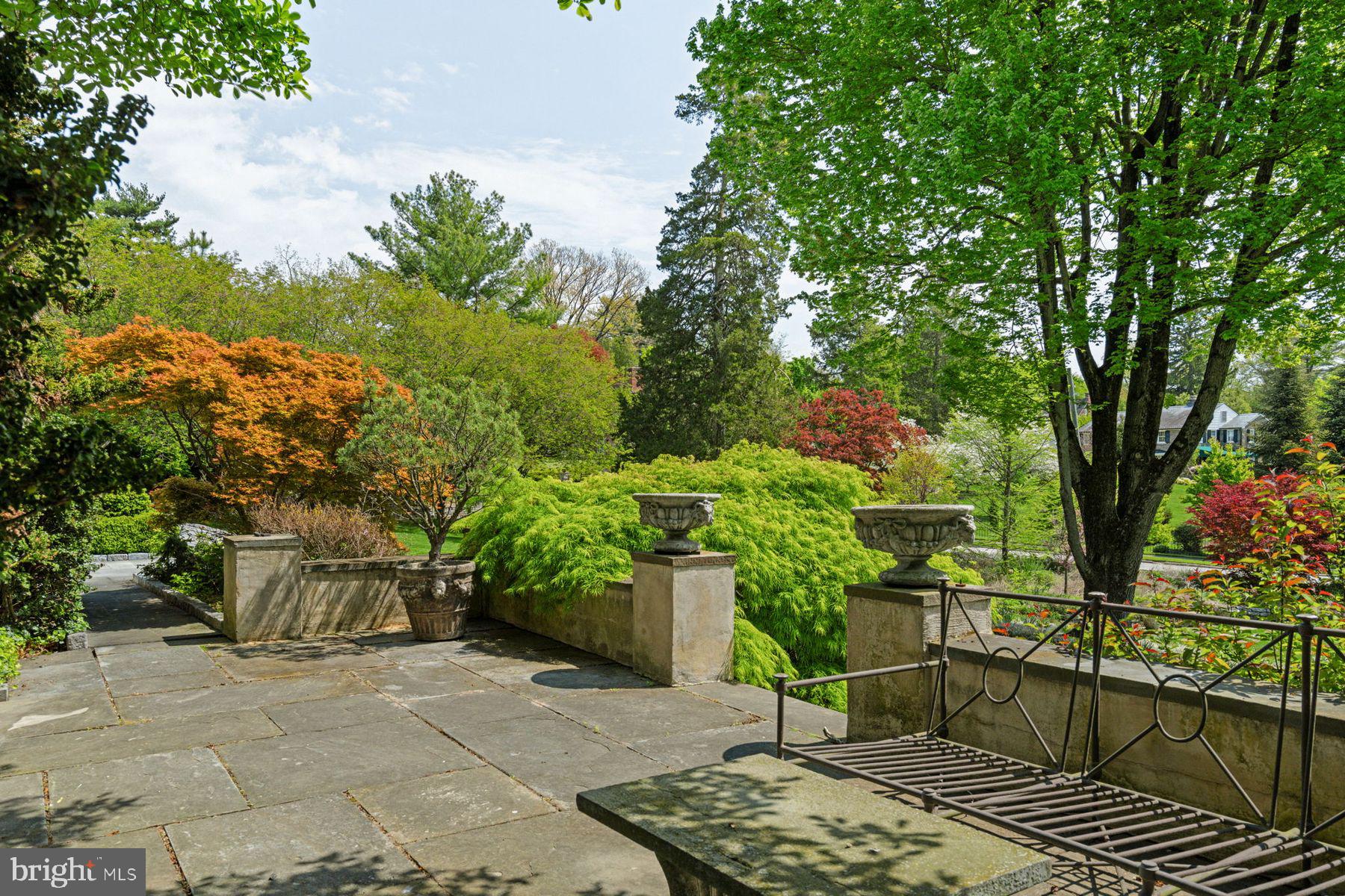 CHESTNUT HILL - Residential