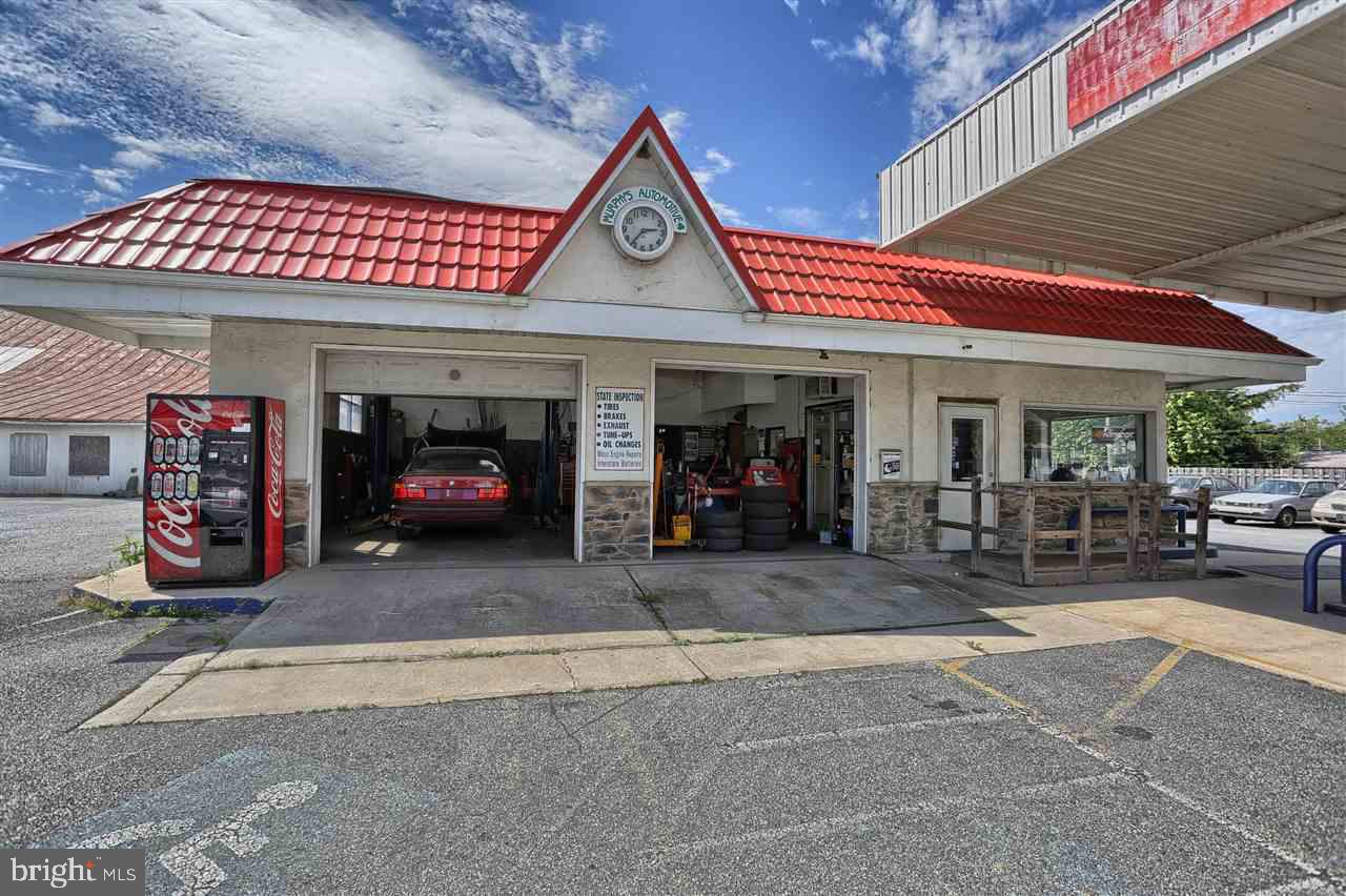 Complete turn key Automotive repair business has 4 bays with 3 lifts, compressors, pipe bender, A/C equipment, plasma cutter. Everything you need except hand tools to run this successful business in a desirable location with traffic counts exceeding 8500 cars/day. Real Estate only is $325,000. RE & Business is $489,000.oo