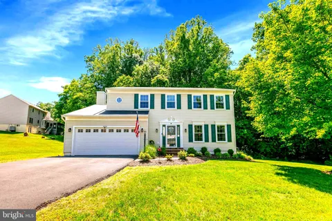 16068 Hayes Lane, Woodbridge, VA MLS: VAPW2094466