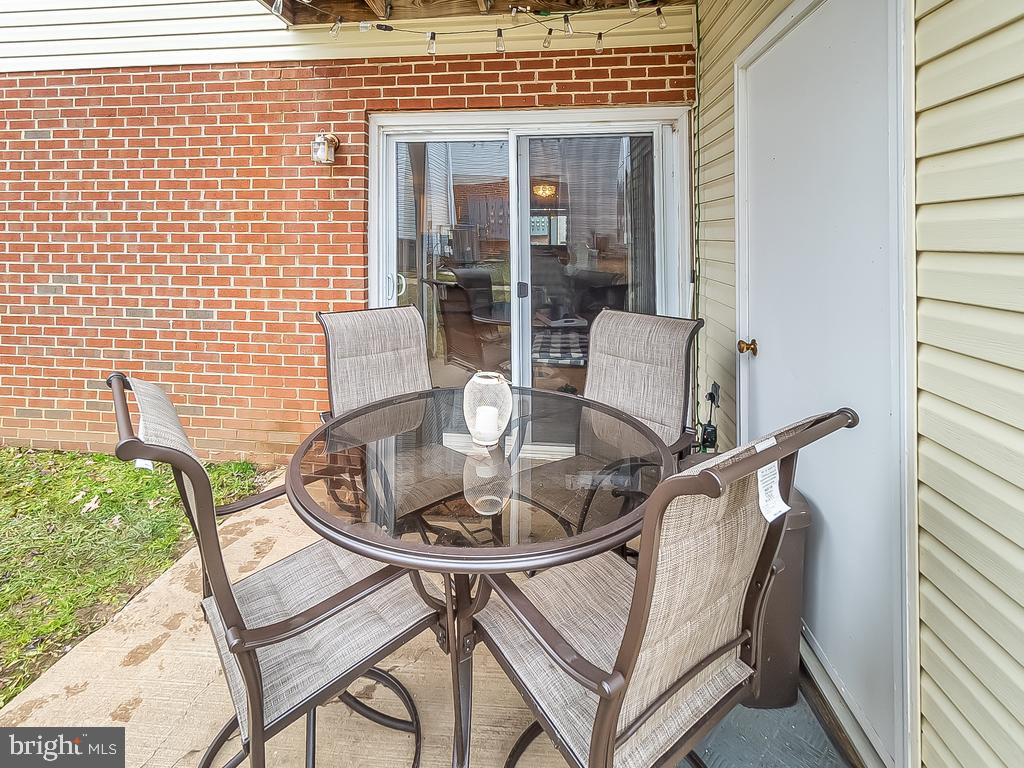 SUNNINGDALE MEADOWS - Residential