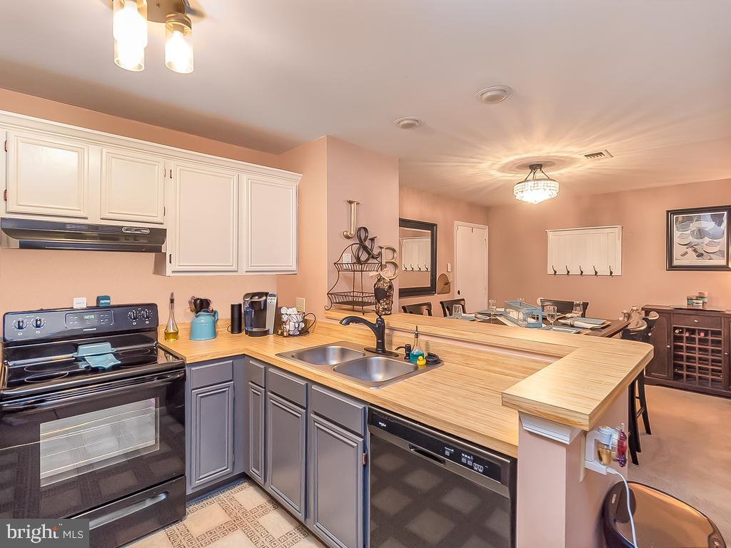 SUNNINGDALE MEADOWS - Residential