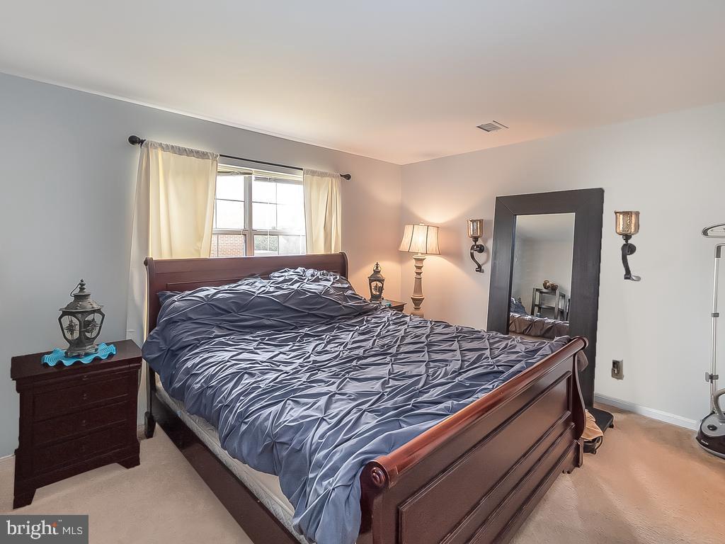 SUNNINGDALE MEADOWS - Residential