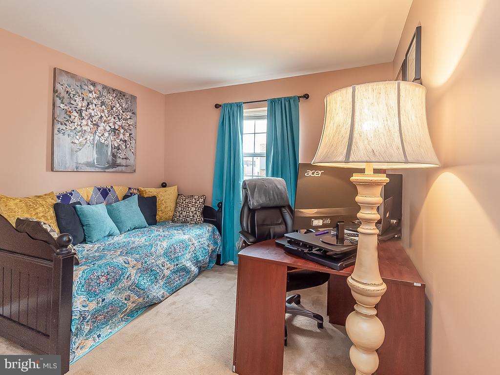 SUNNINGDALE MEADOWS - Residential