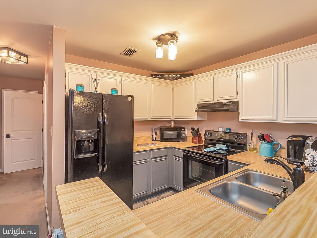 SUNNINGDALE MEADOWS - Residential