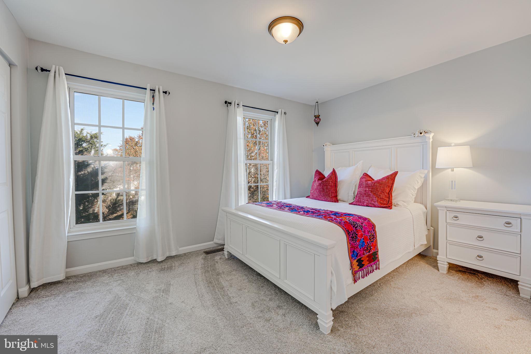 SOUTH RIDING - Residential