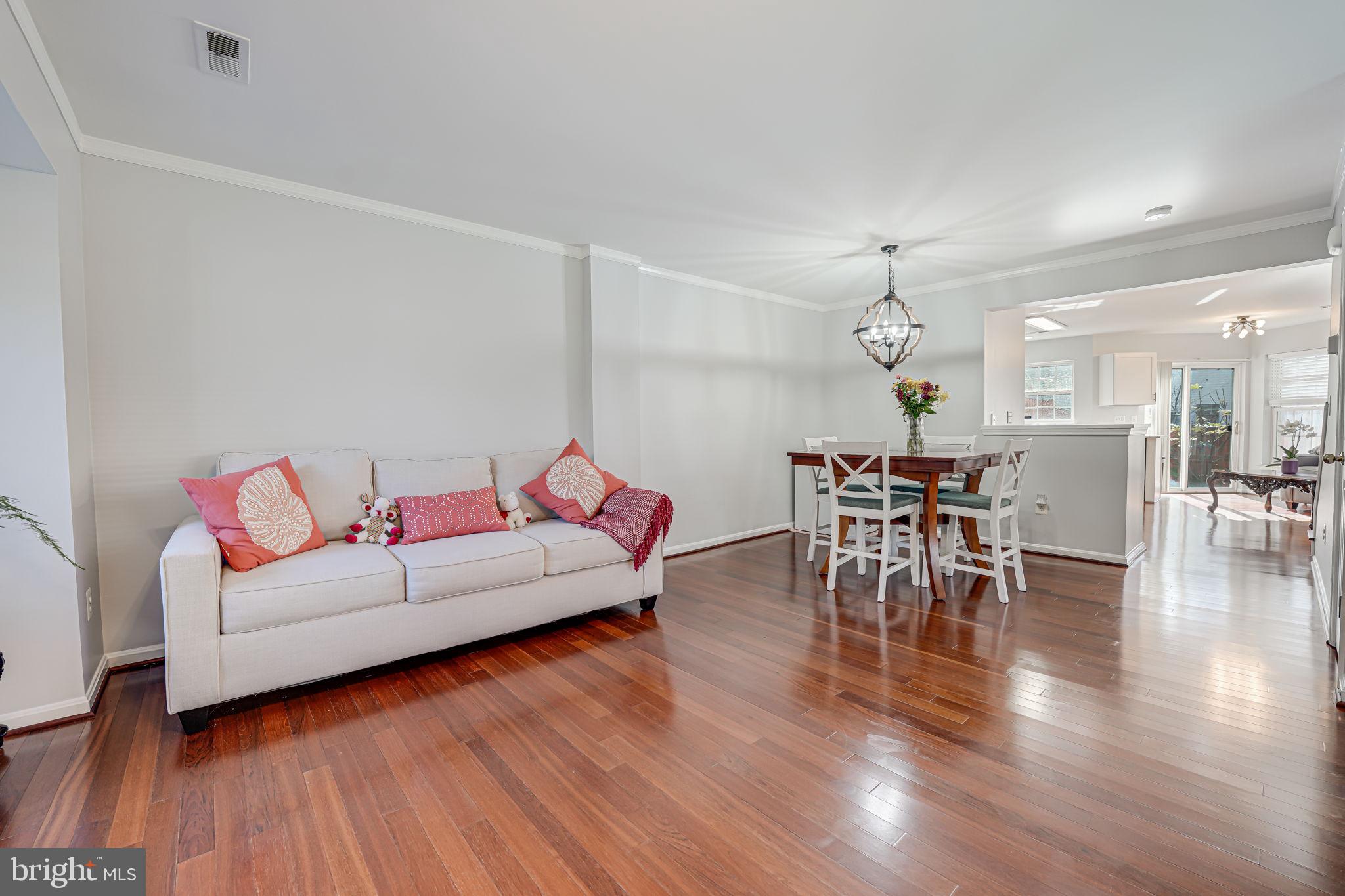 SOUTH RIDING - Residential