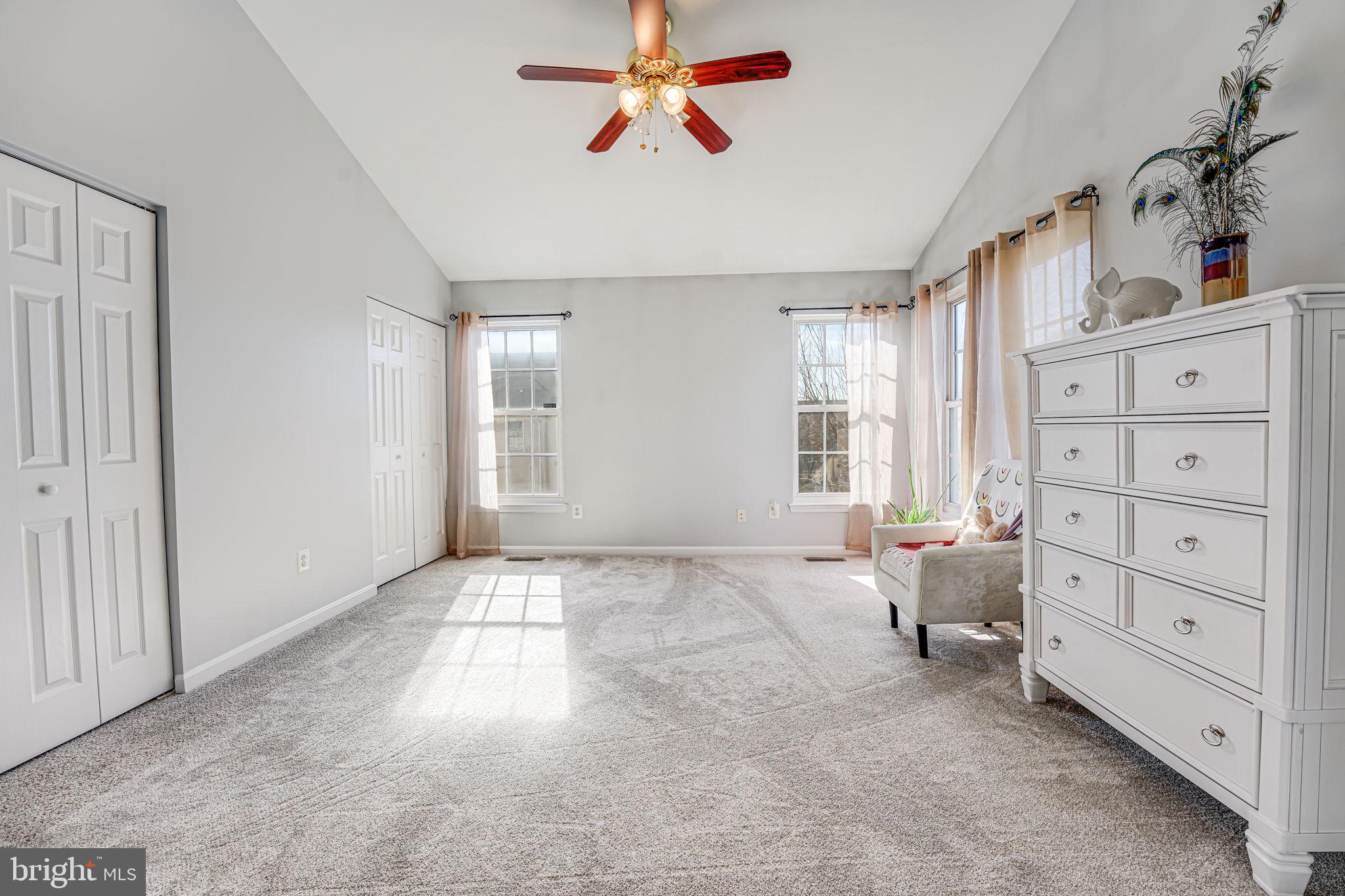 SOUTH RIDING - Residential