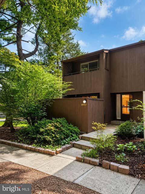 Photo of 2017 Wethersfield Court, RESTON, VA 20191 (MLS # VAFX2335458)