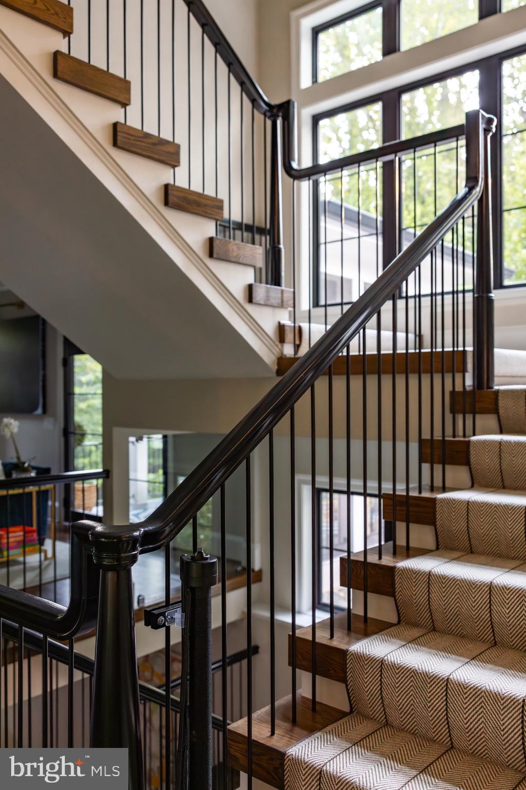 DOLLEY MADISON - Residential