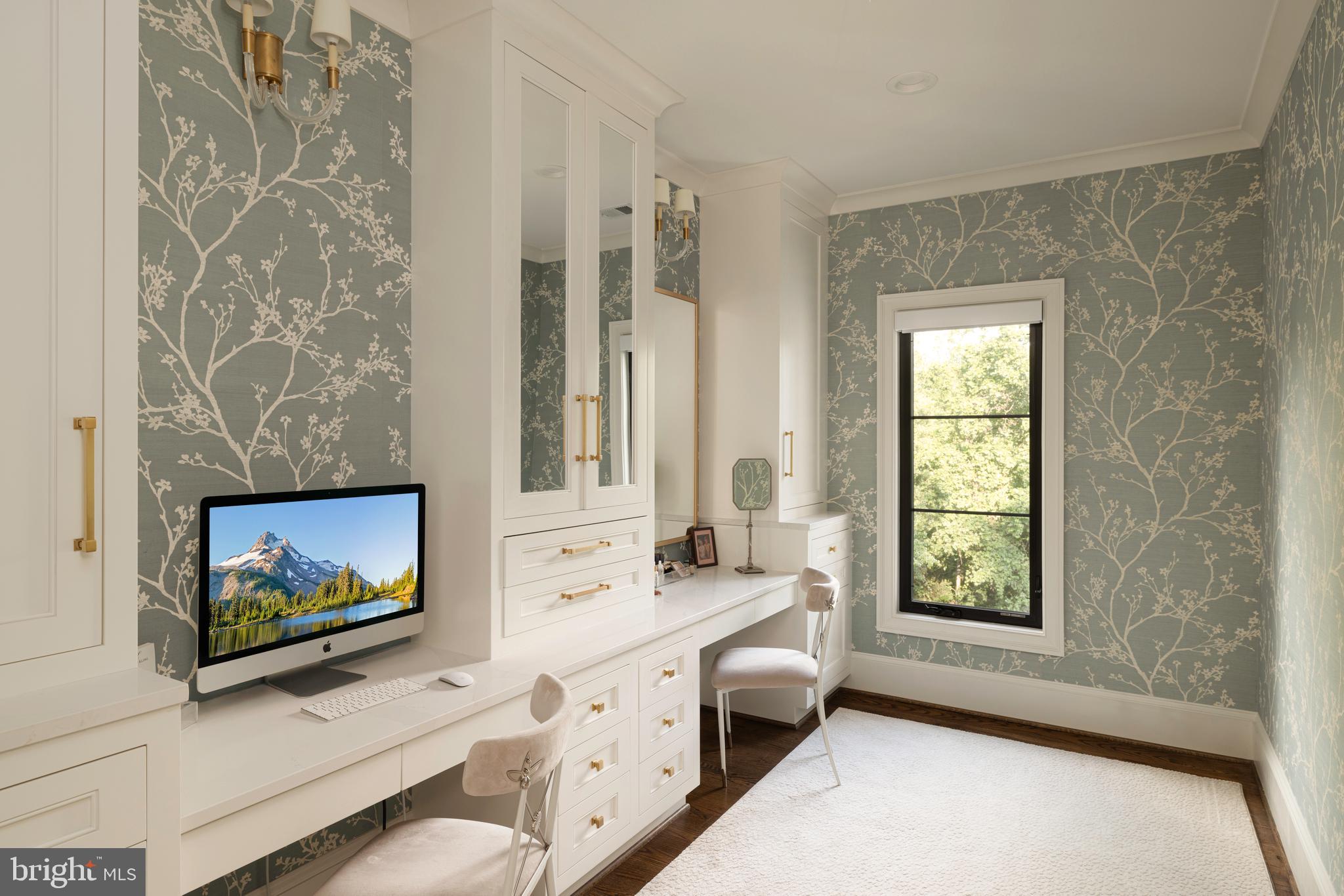 DOLLEY MADISON - Residential