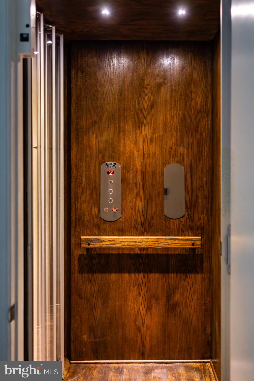 DOLLEY MADISON - Residential