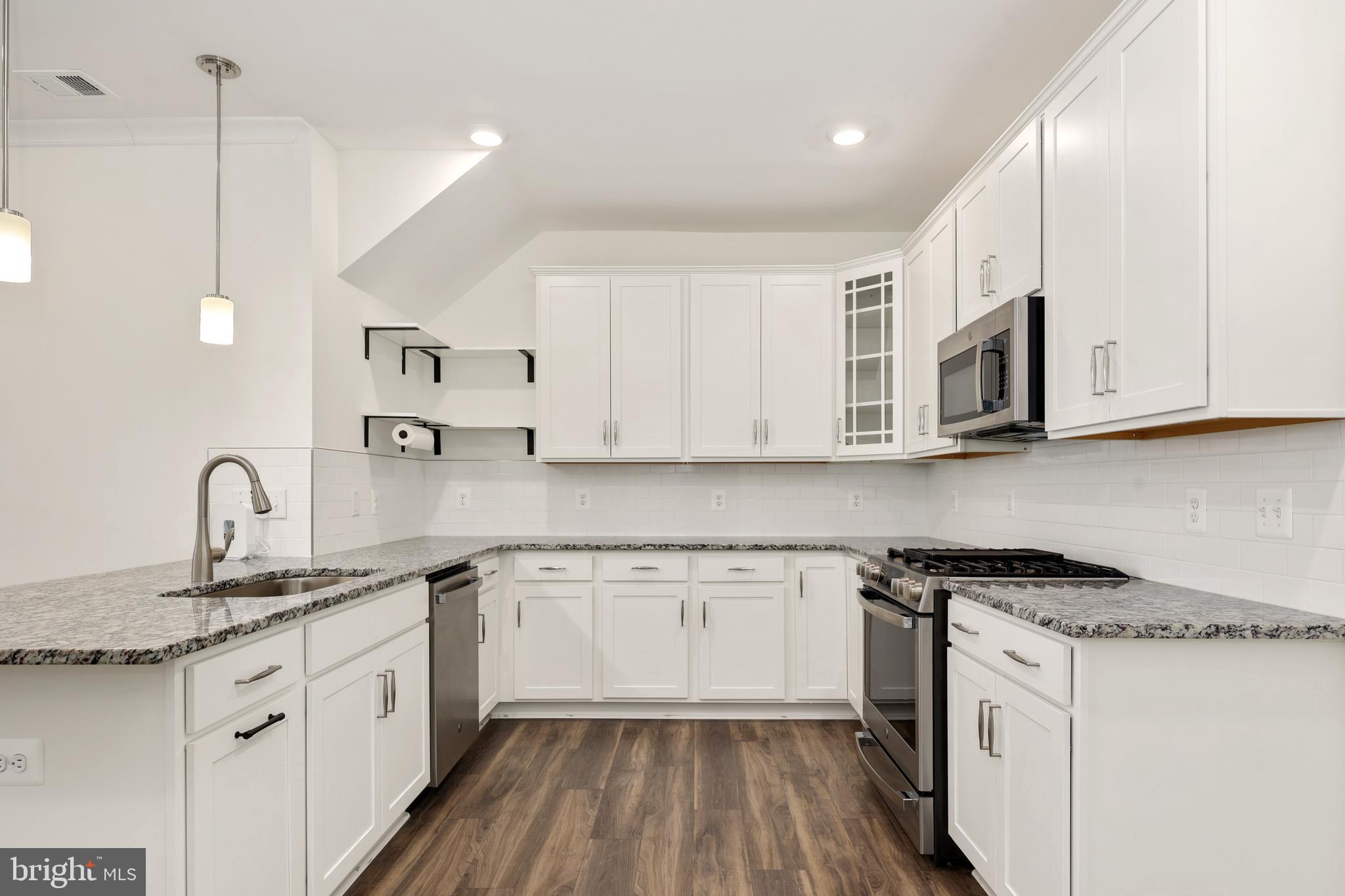 POTOMAC TOWN CENTER - Residential Lease