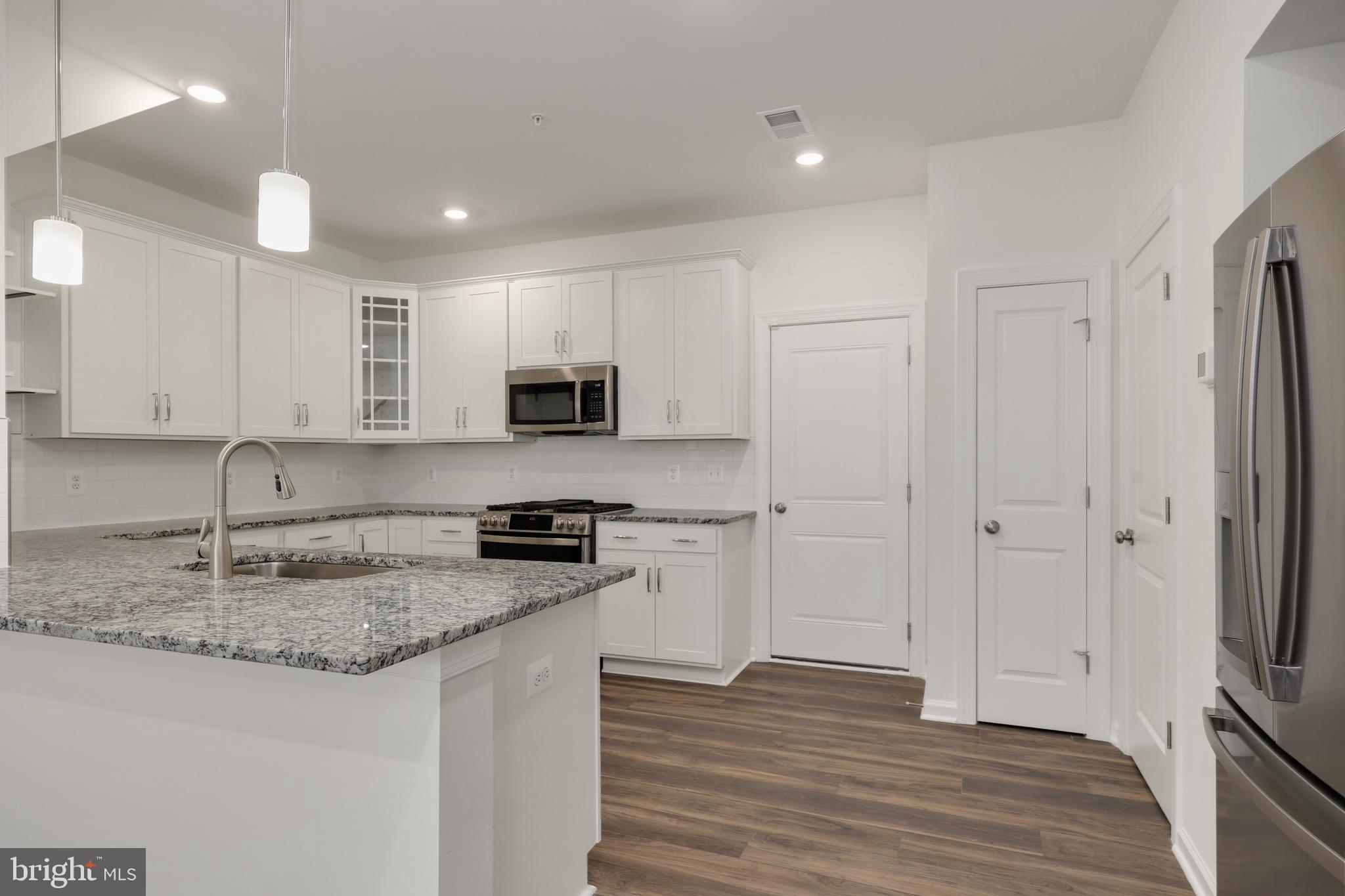 POTOMAC TOWN CENTER - Residential Lease