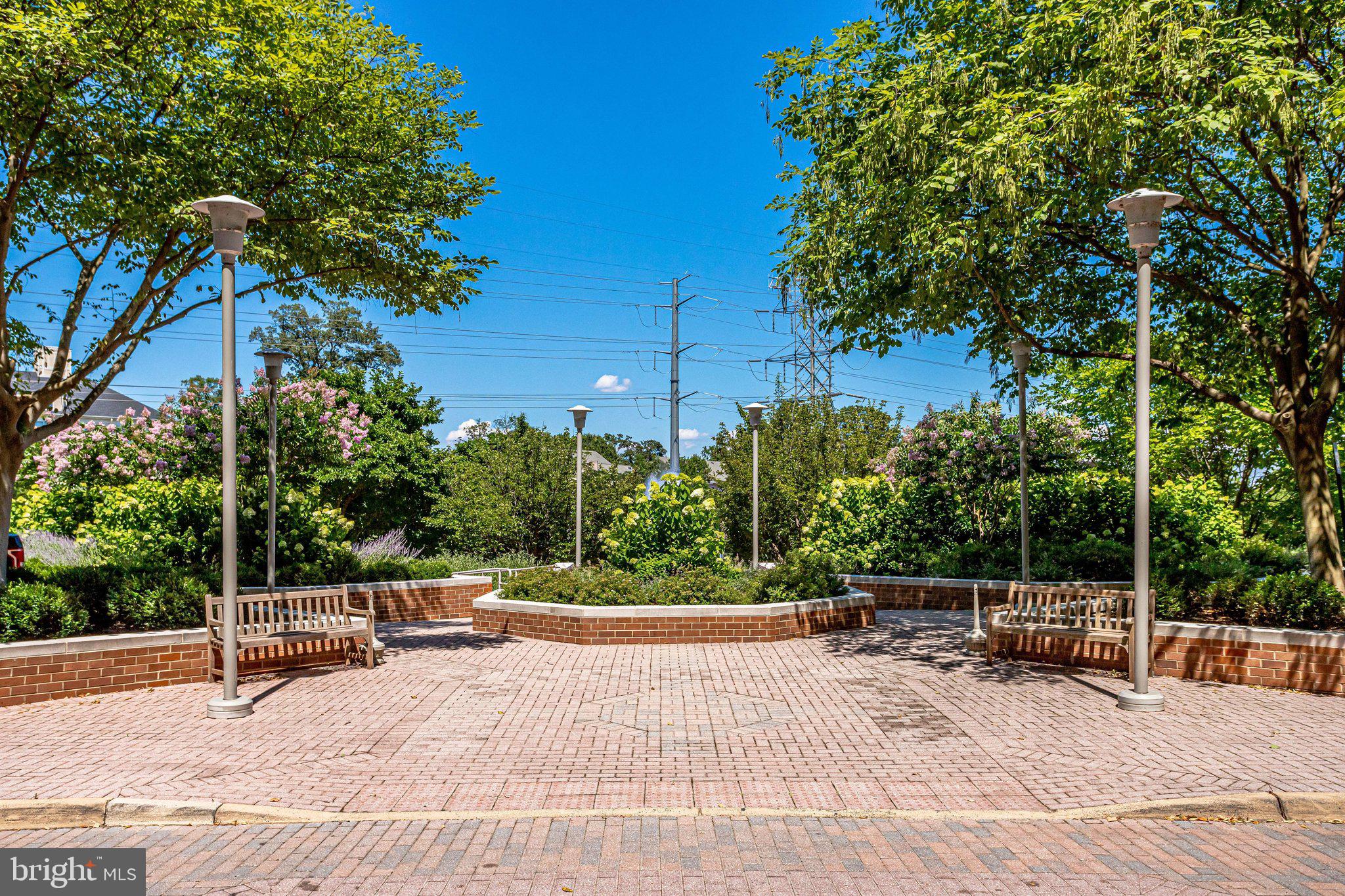 CARLTON HOUSE - Residential
