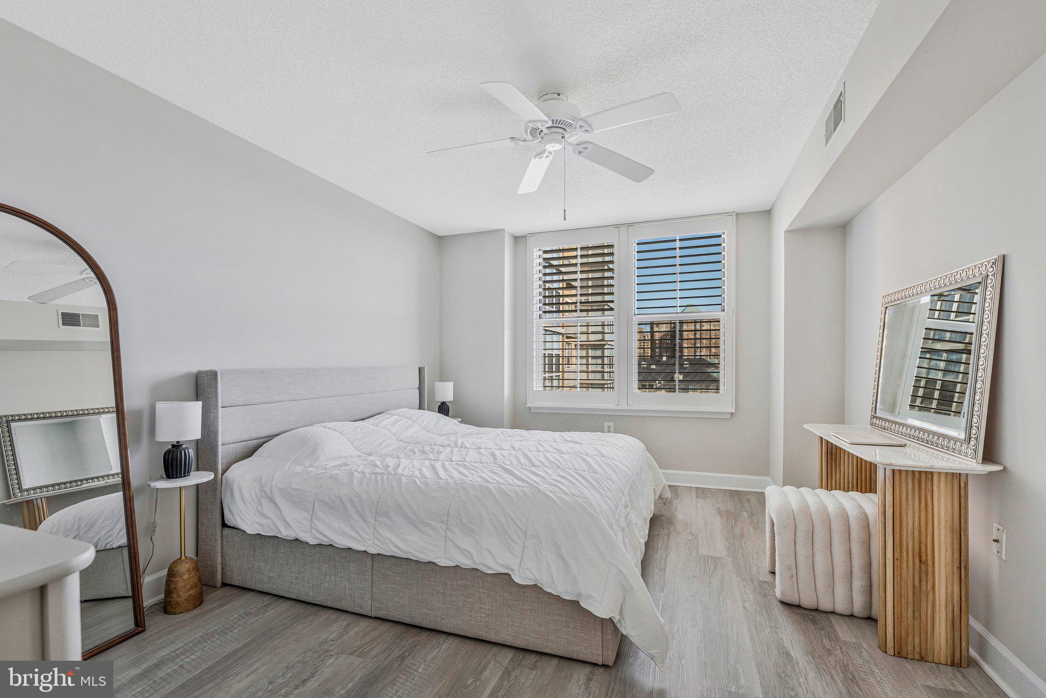 CARLTON HOUSE - Residential