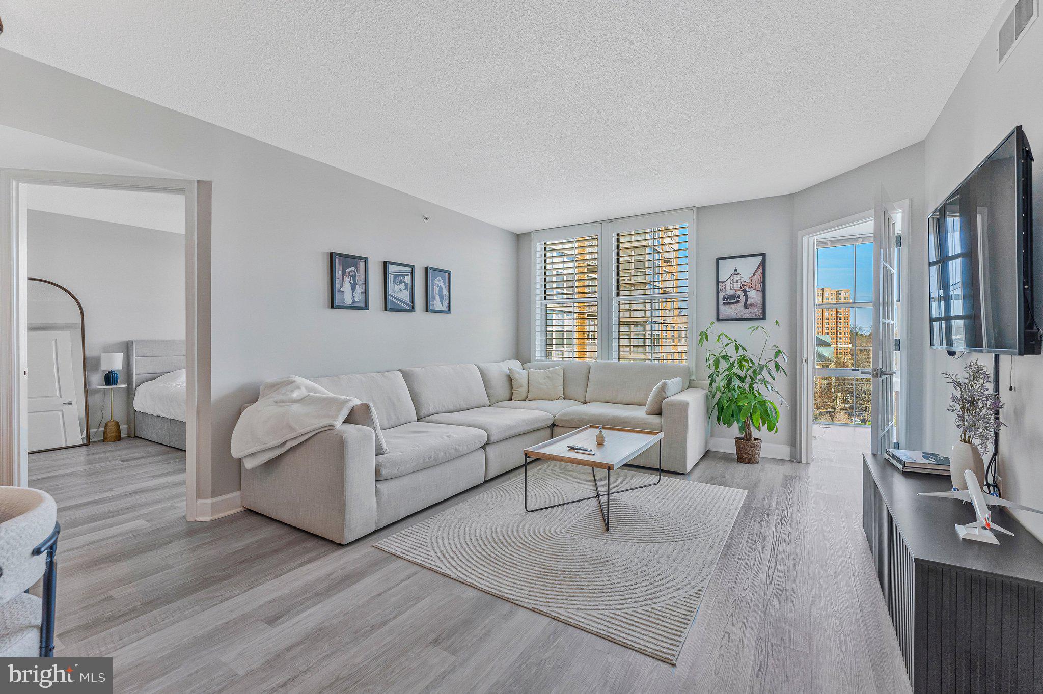 CARLTON HOUSE - Residential