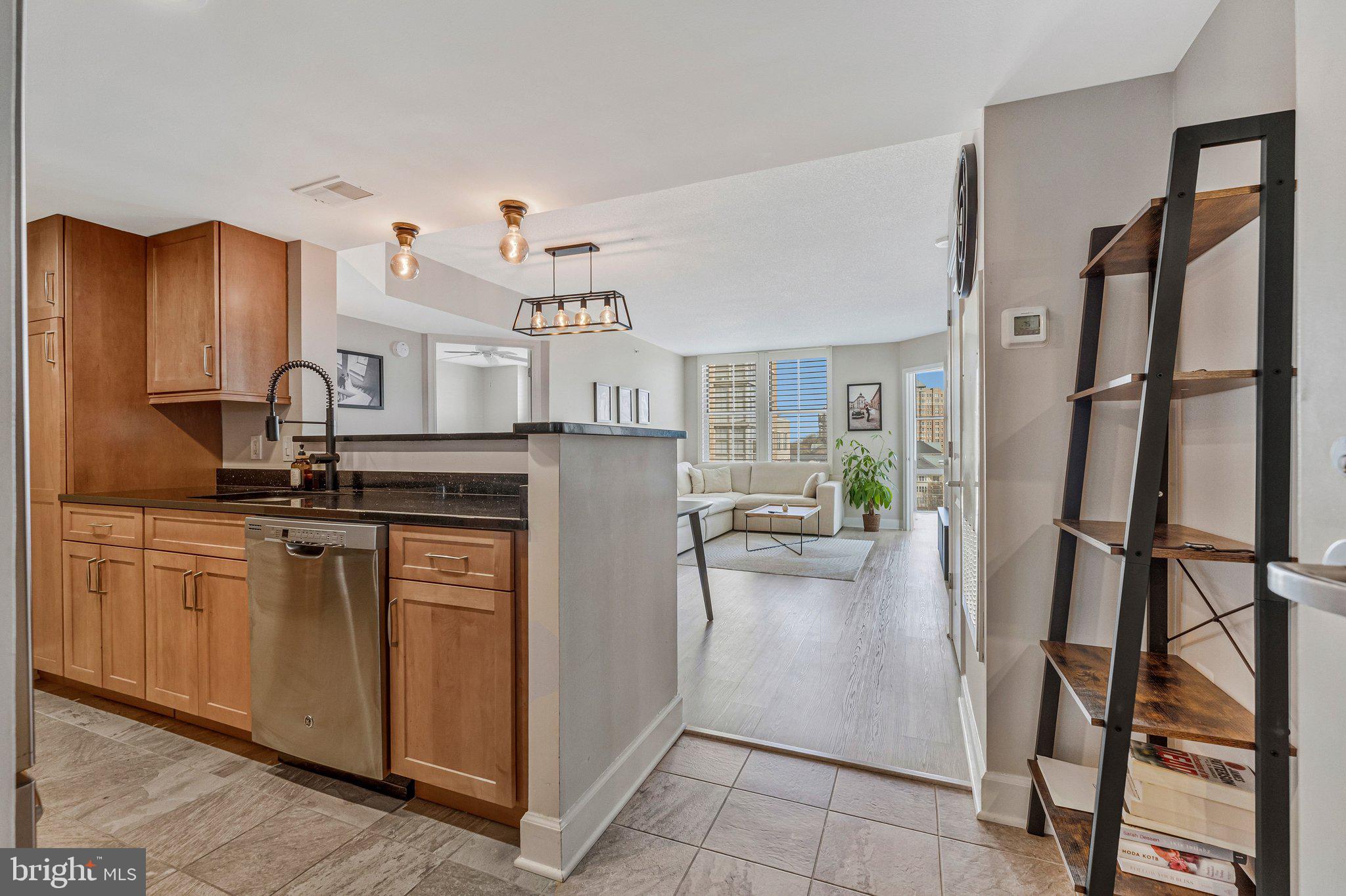 CARLTON HOUSE - Residential