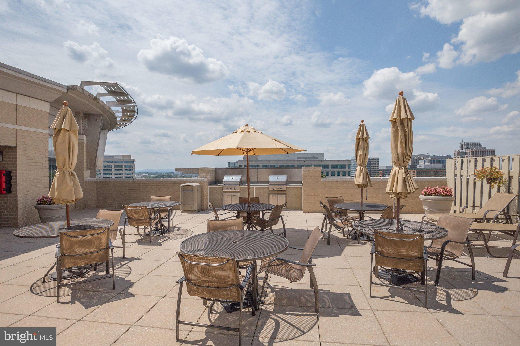 CARLTON HOUSE - Residential