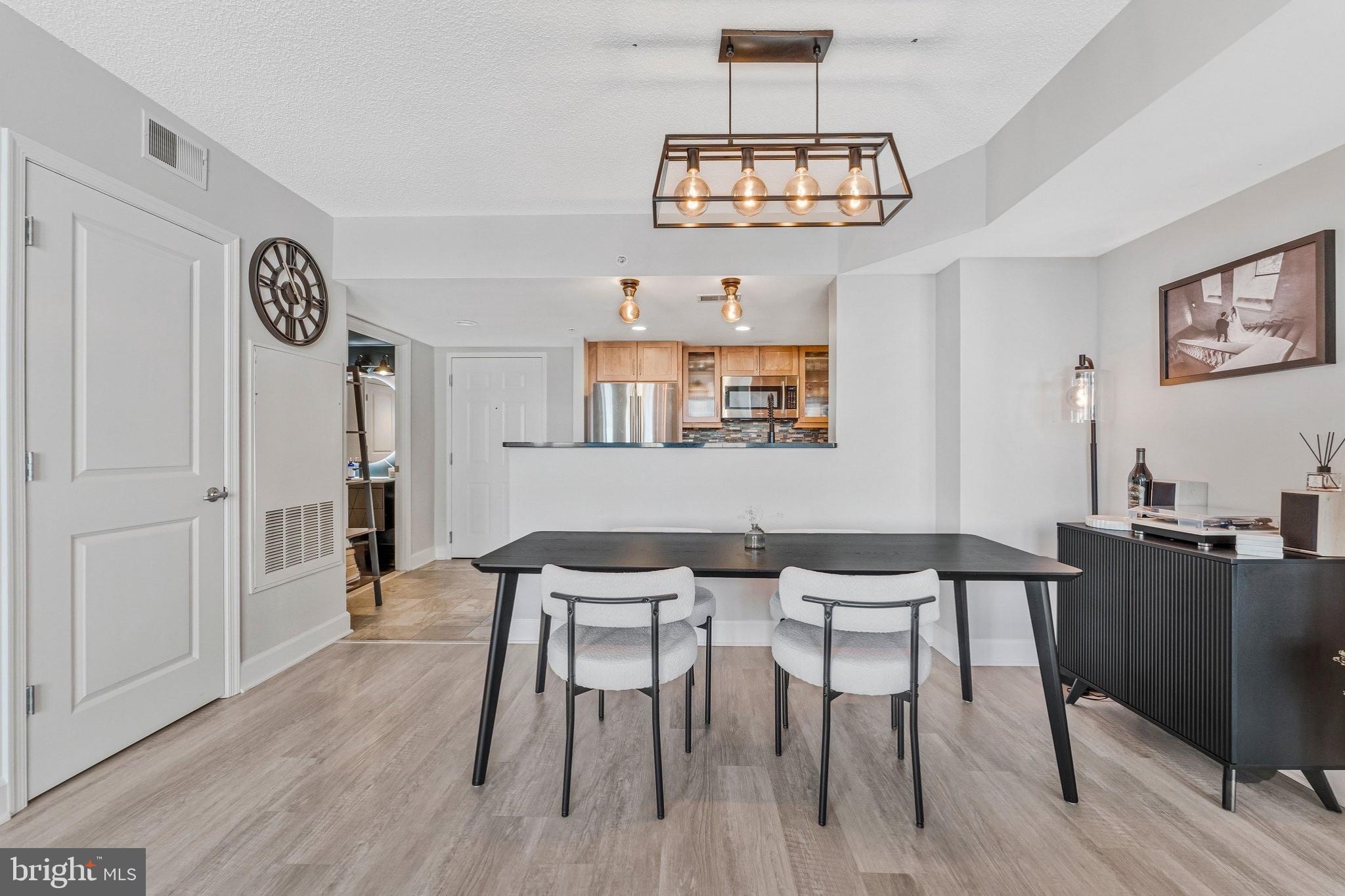 CARLTON HOUSE - Residential