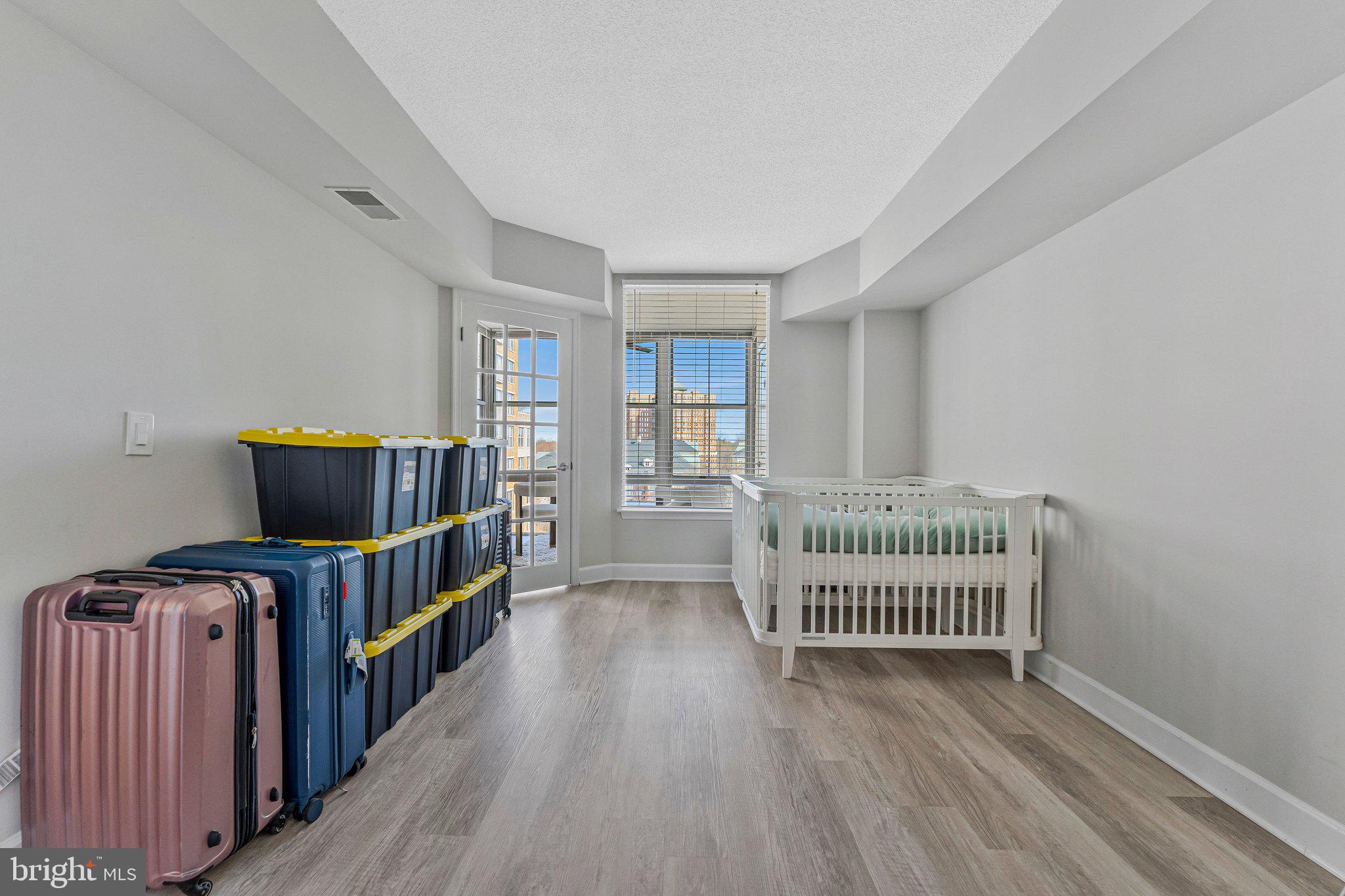 CARLTON HOUSE - Residential