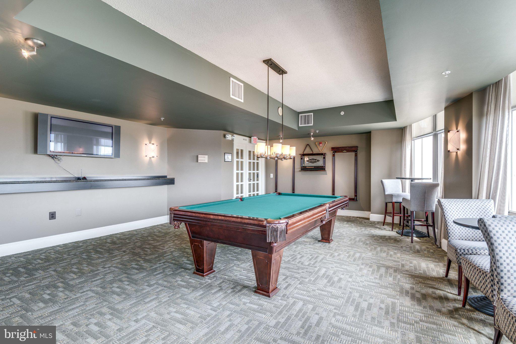 CARLTON HOUSE - Residential