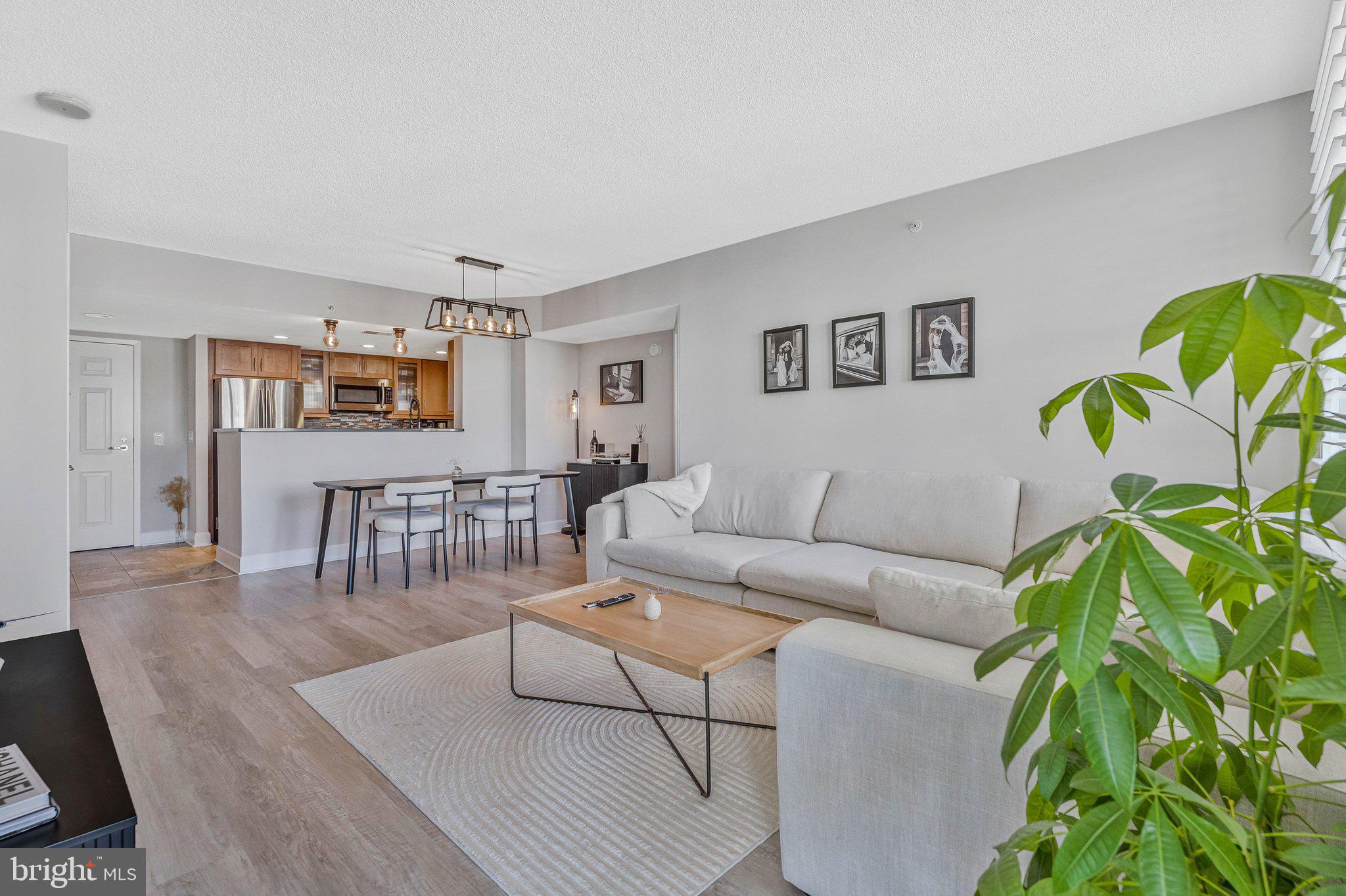 CARLTON HOUSE - Residential