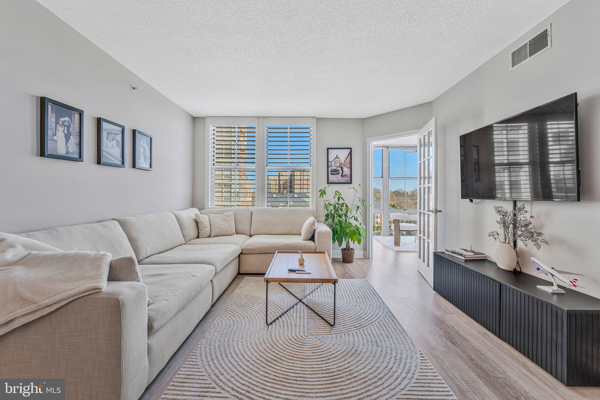 CARLTON HOUSE - Residential